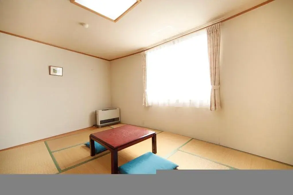 Japanese-Style Room with Shared Bathroom in HOTEL 24sweets HAKUBA Japanese-Style Room with Shared Bathroom in HOTEL 24sweets HAKUBA