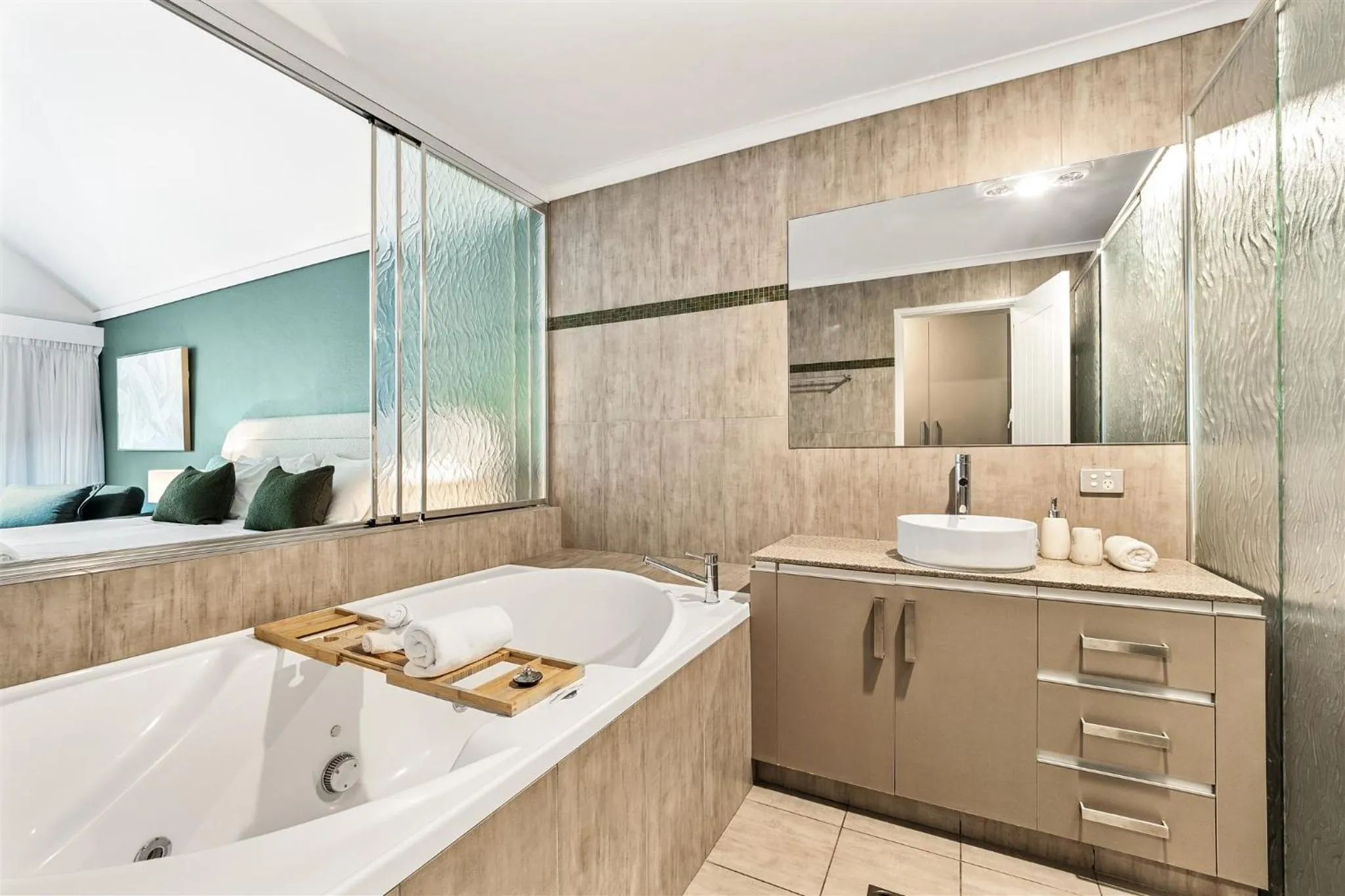 Bathroom in Heritage Trail Lodge