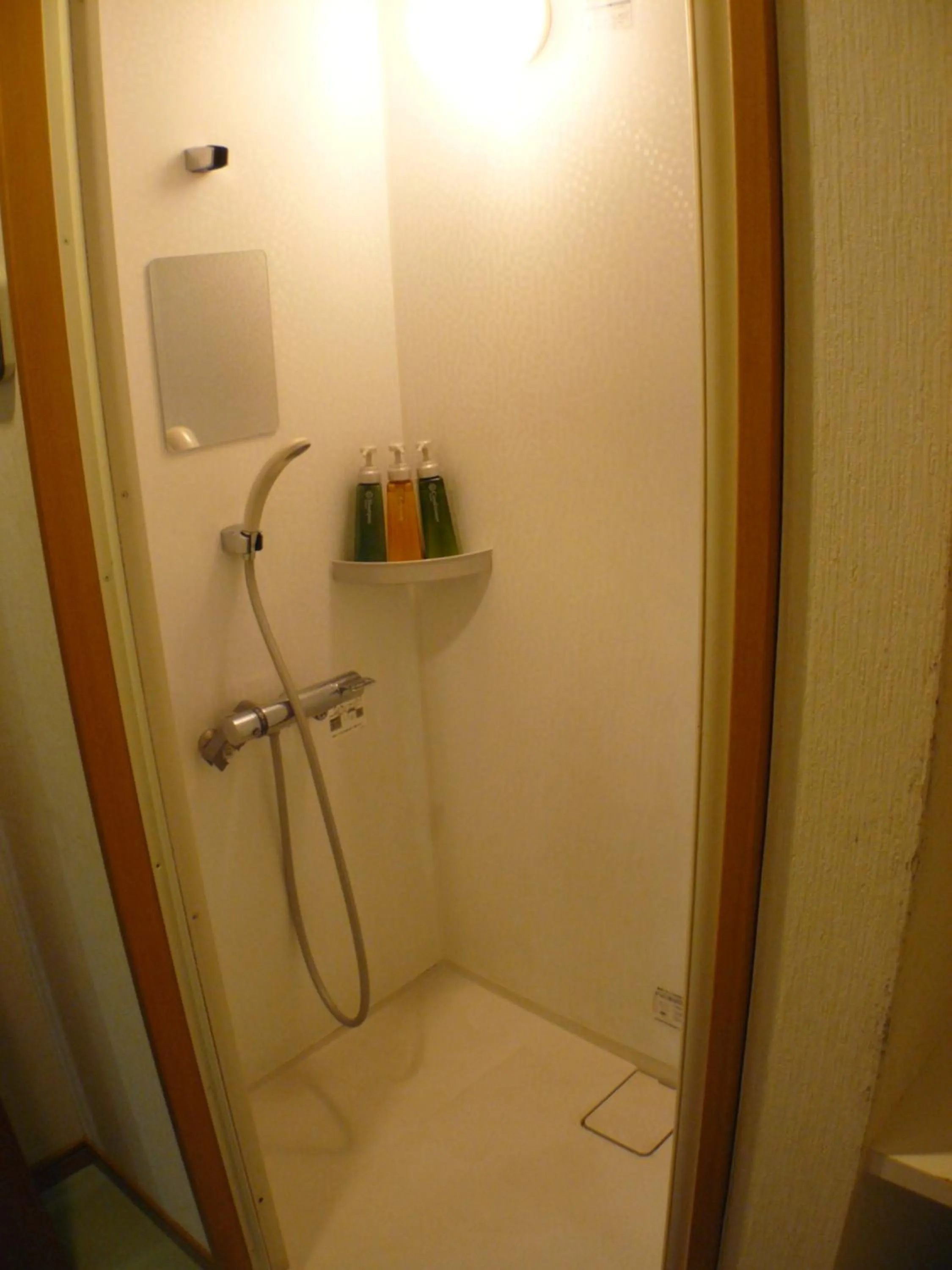 Shower in Hotel Meigetsu