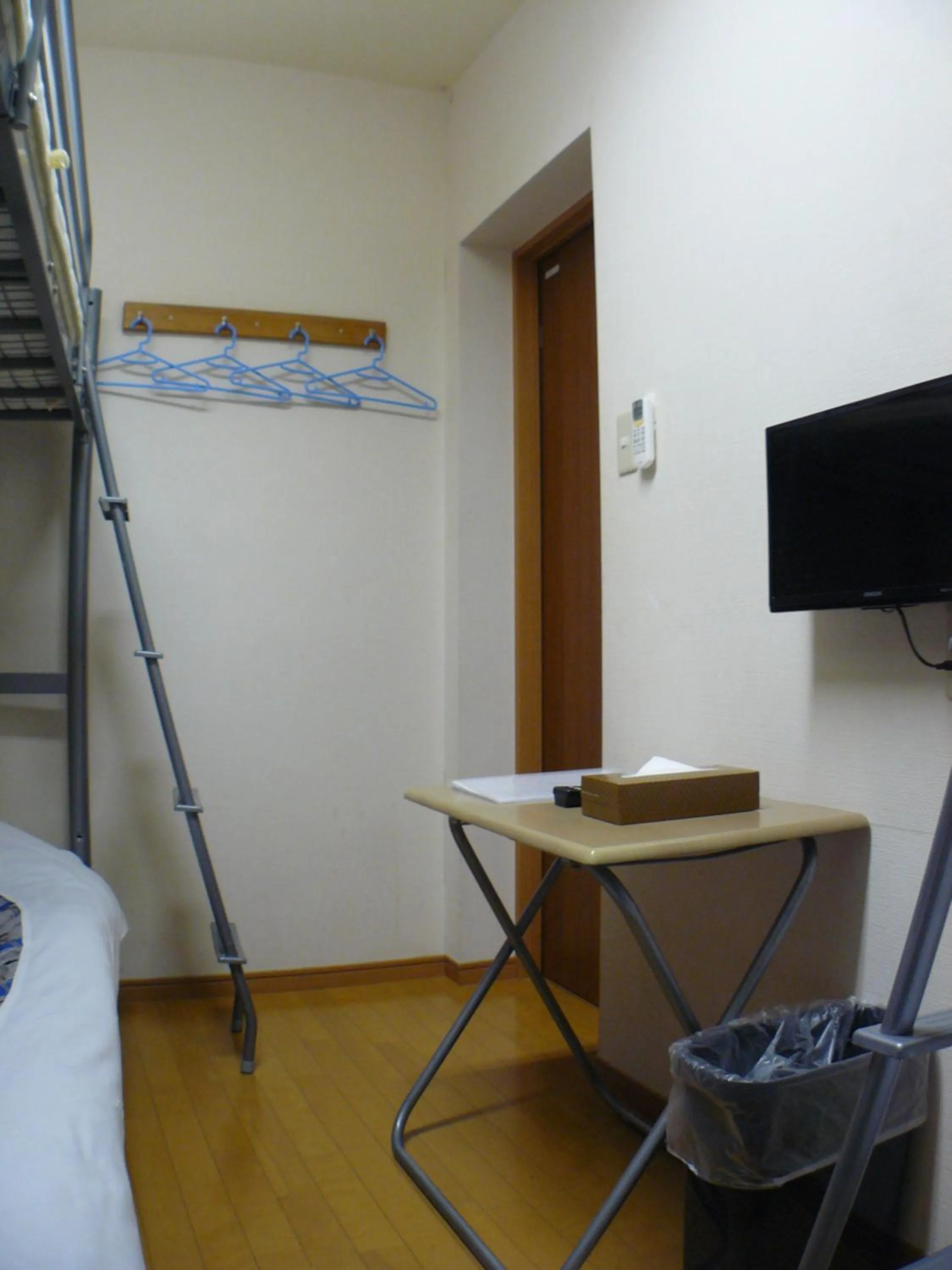 bunk bed, Bed in Hotel Meigetsu