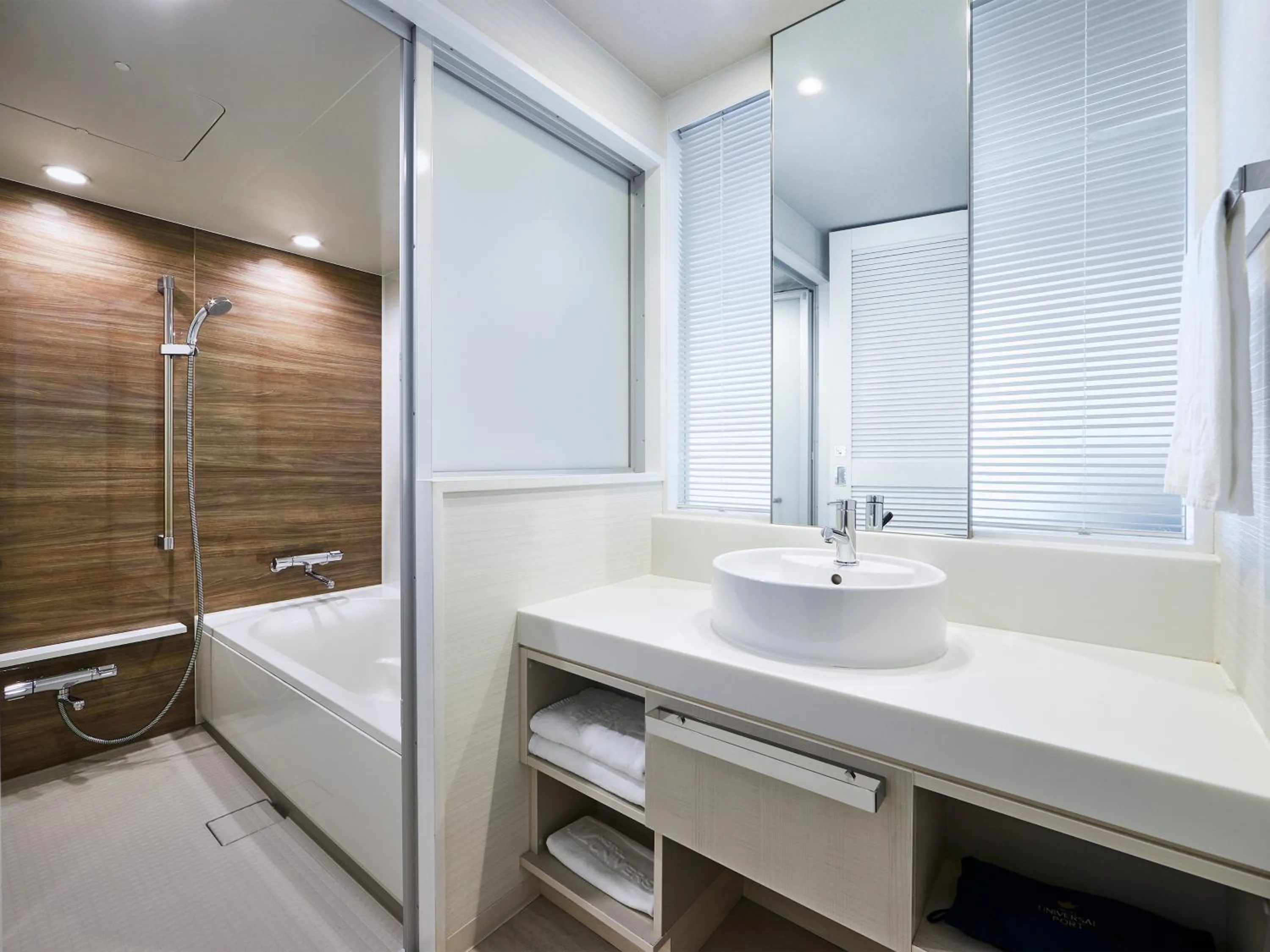 Bathroom in Hotel Universal Port