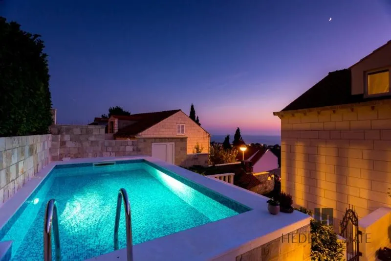 Swimming pool in Blue Diamond