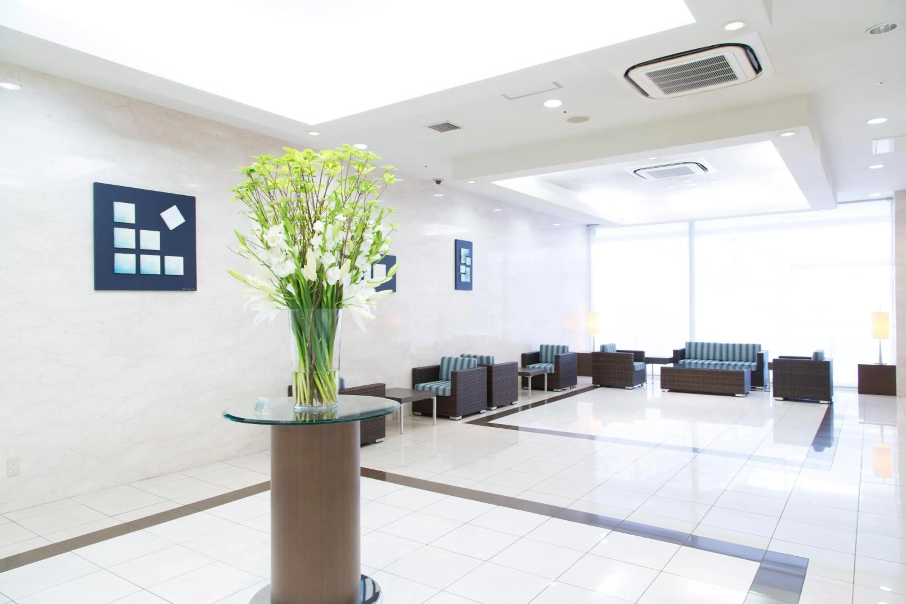 Lobby or reception in Hotel Hokke Club Shonan Fujisawa