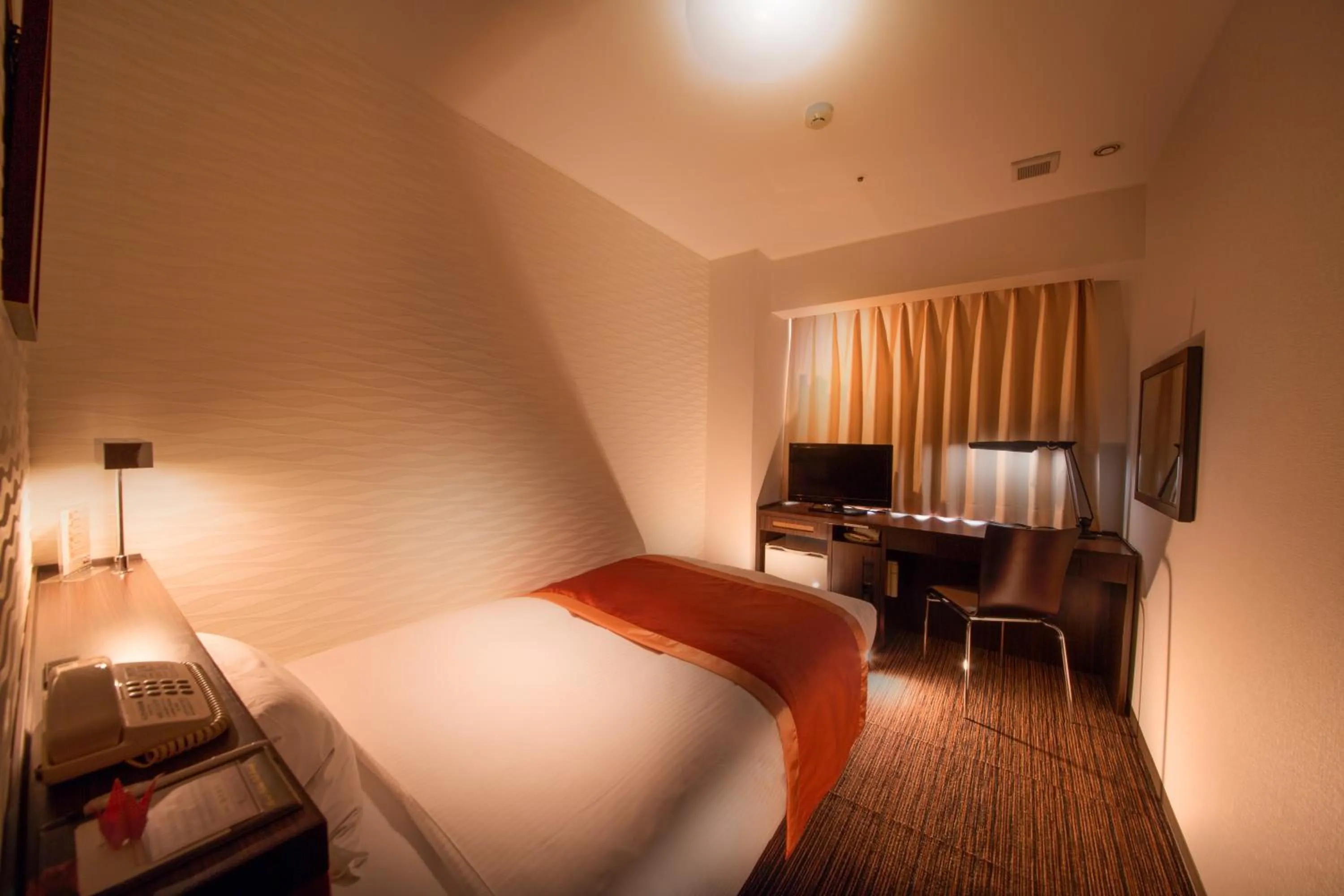 Photo of the whole room, Bed in Hotel Hokke Club Shonan Fujisawa
