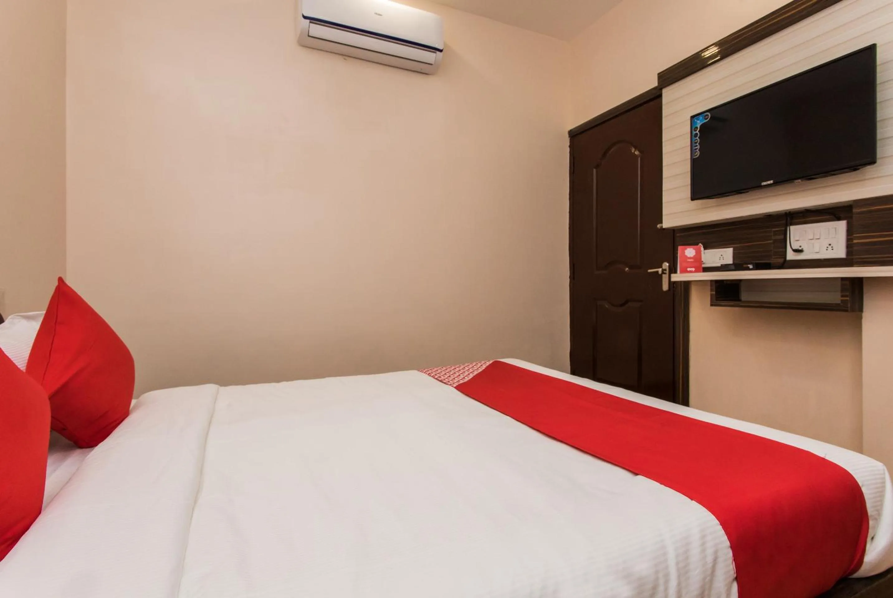 Bedroom, Bed in Hotel O Madhur Inn