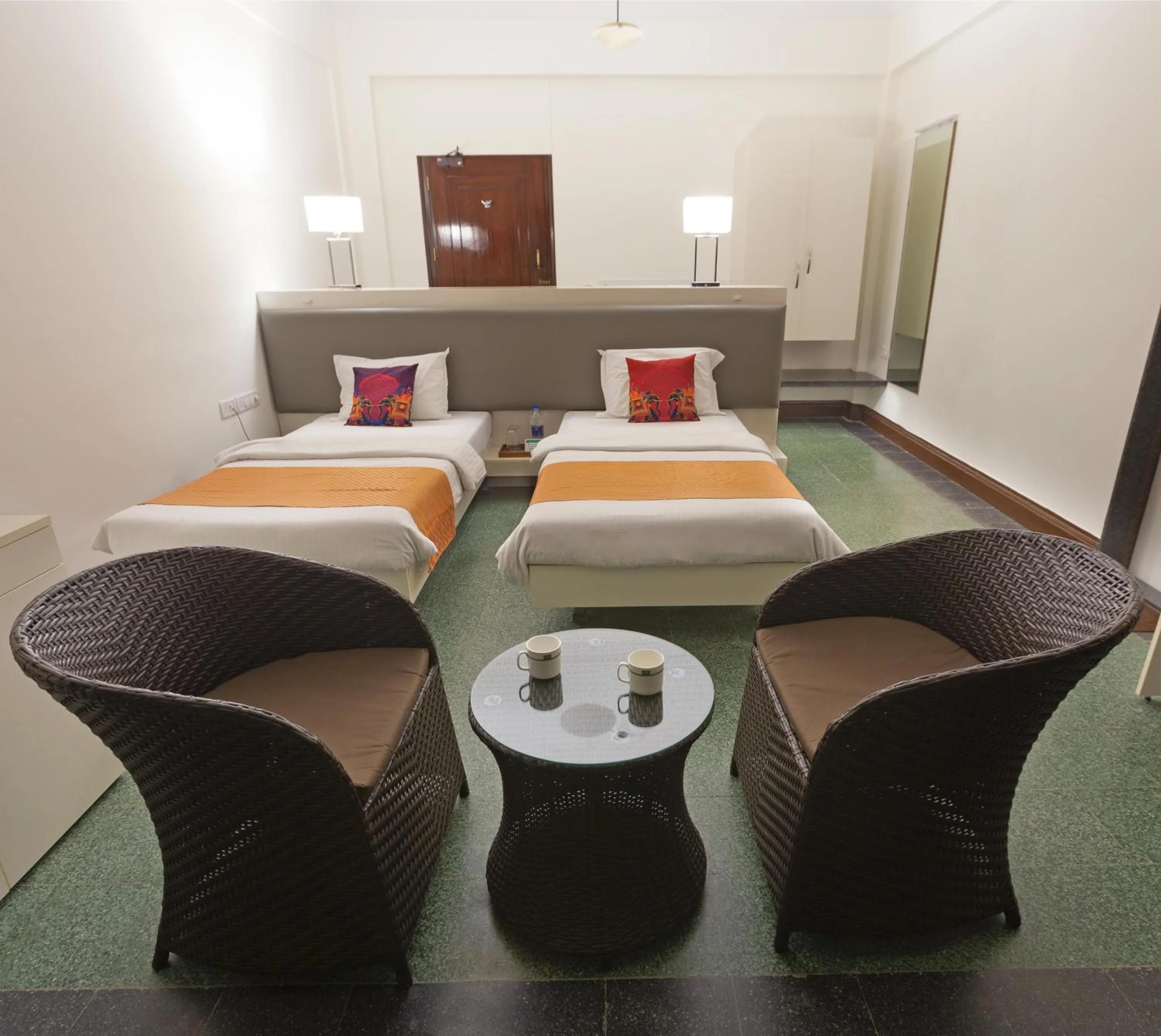 Photo of the whole room, Bed in Sea Green South Hotel