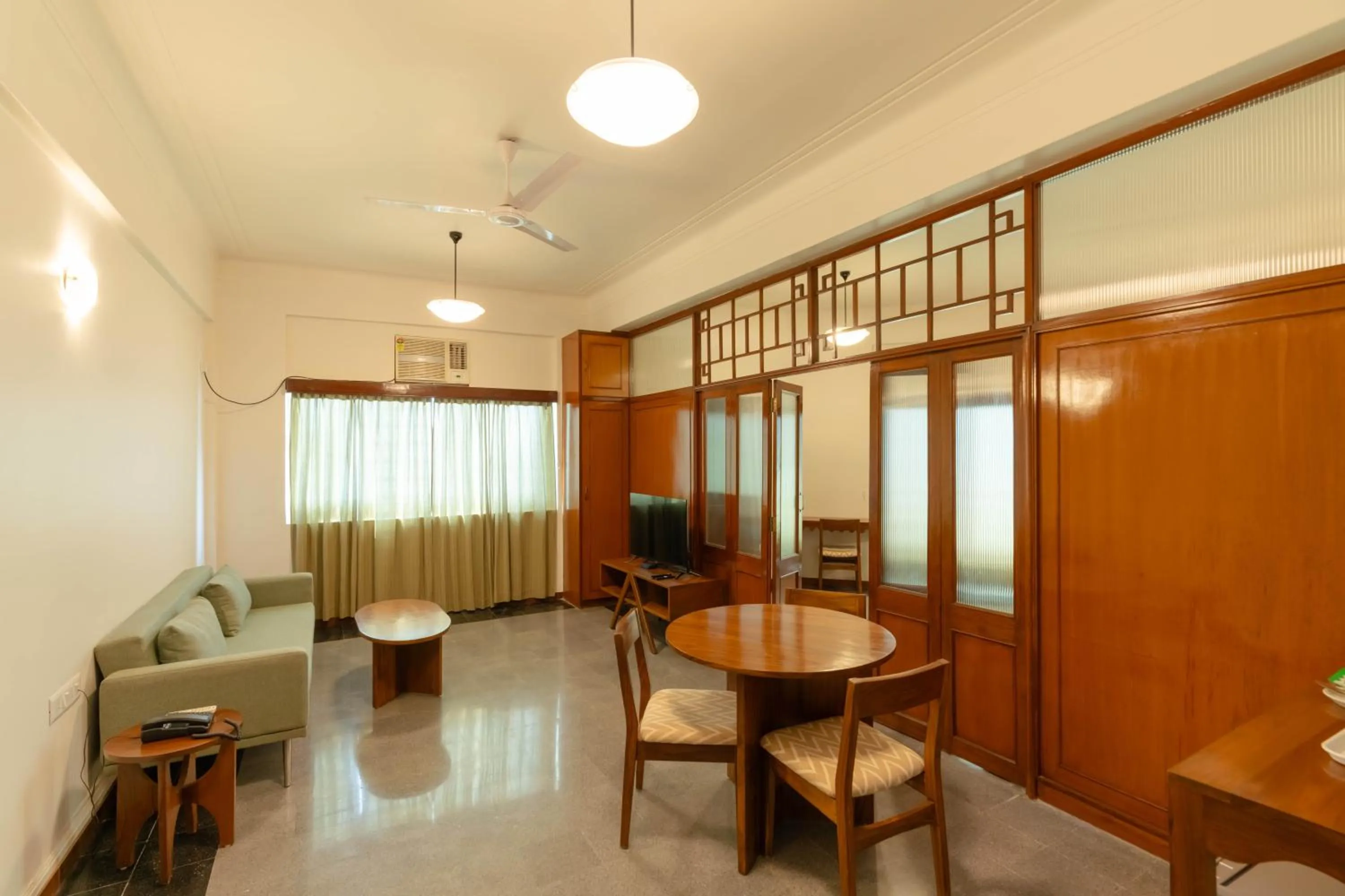 Living room in Sea Green South Hotel