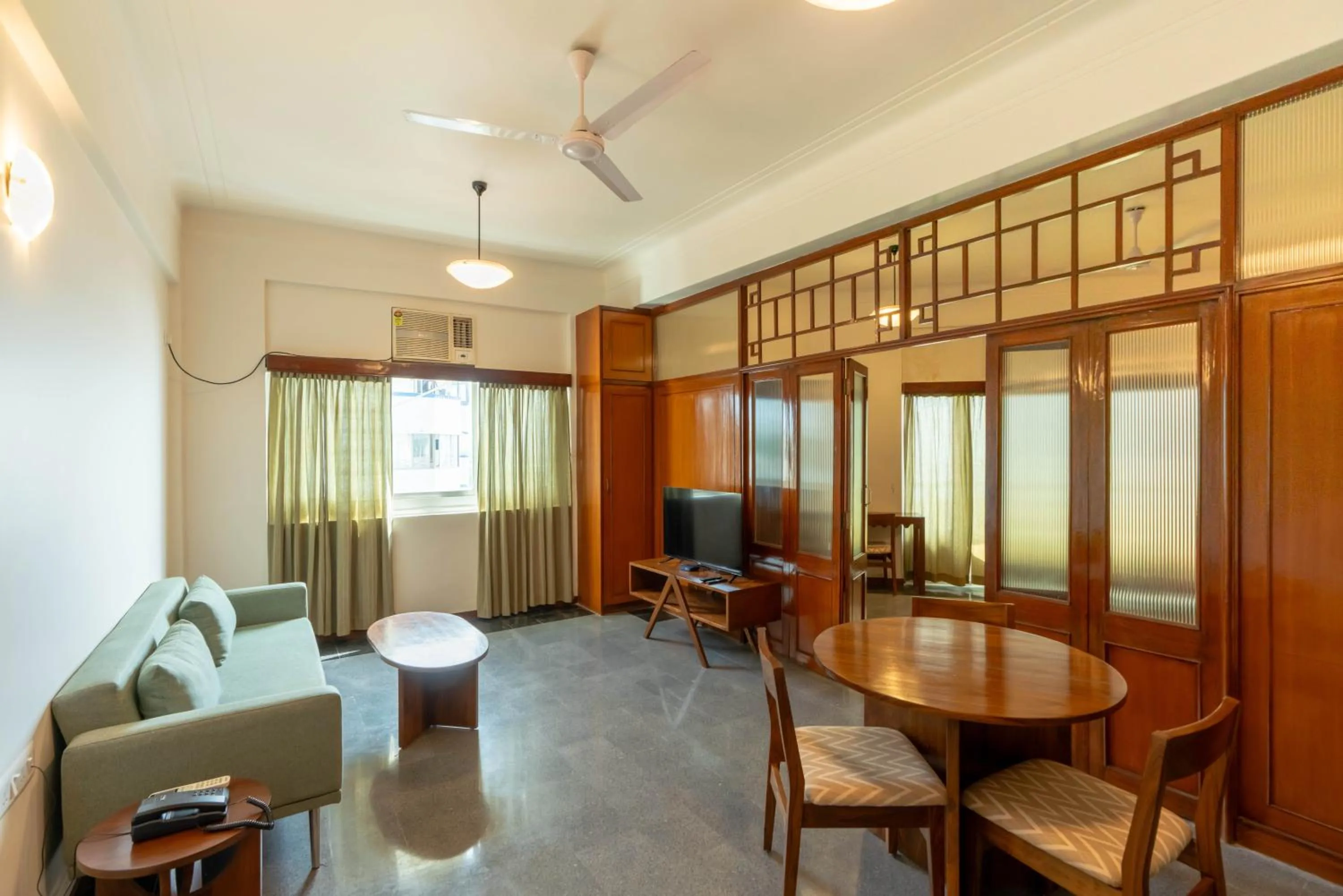 Living room in Sea Green South Hotel