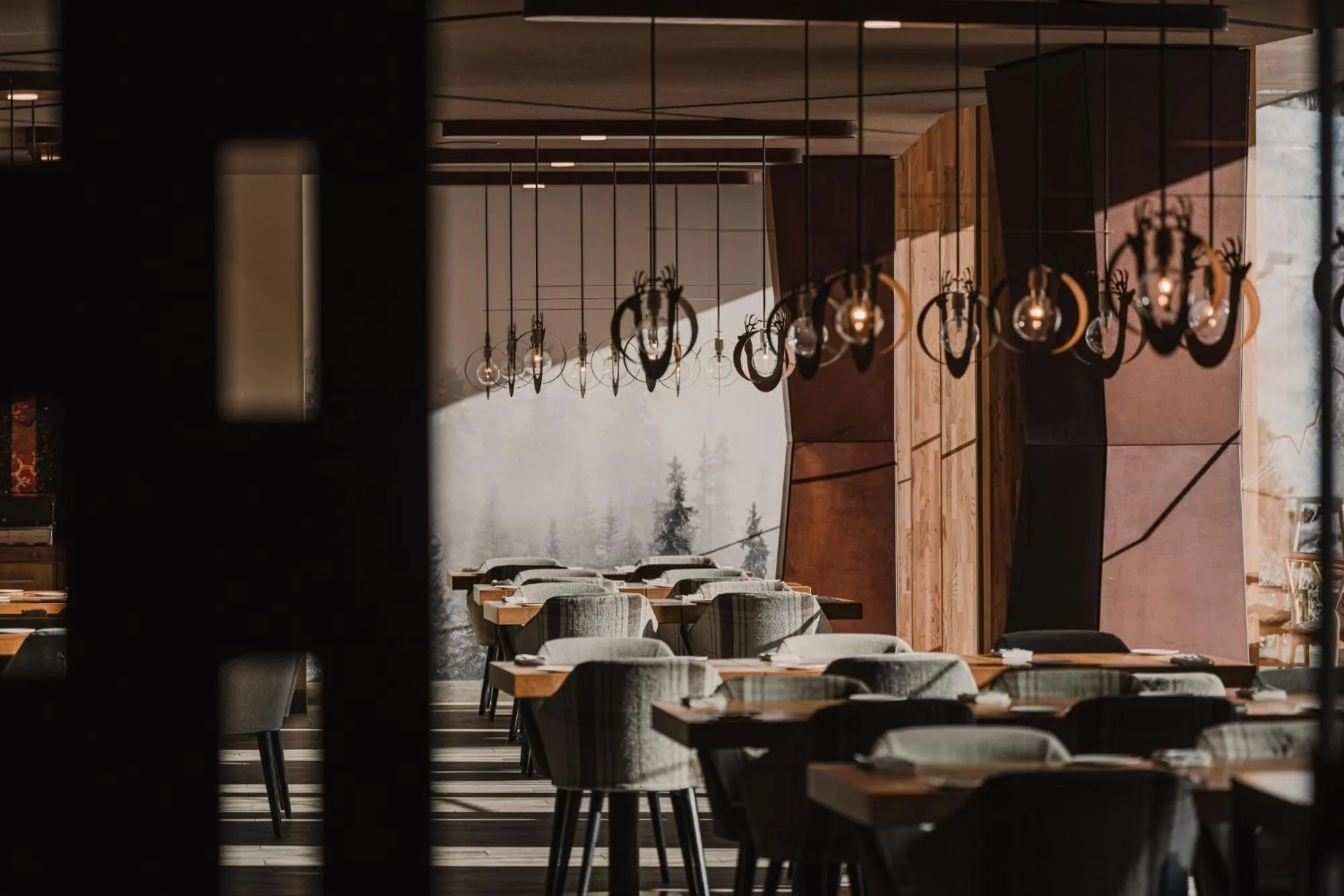 Restaurant/places to eat in Aethos Hotel Monterosa