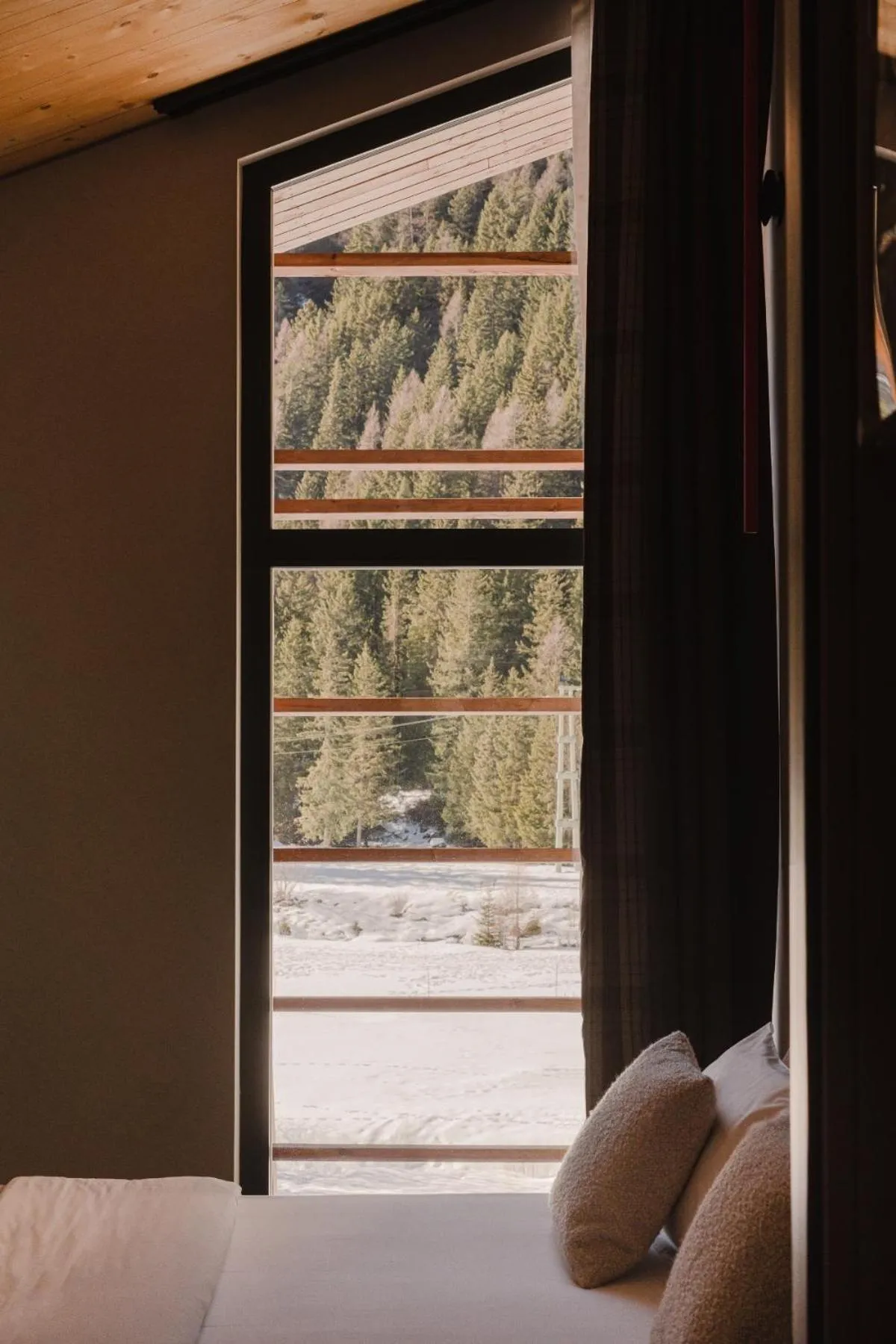 Bedroom, Bed in Aethos Hotel Monterosa