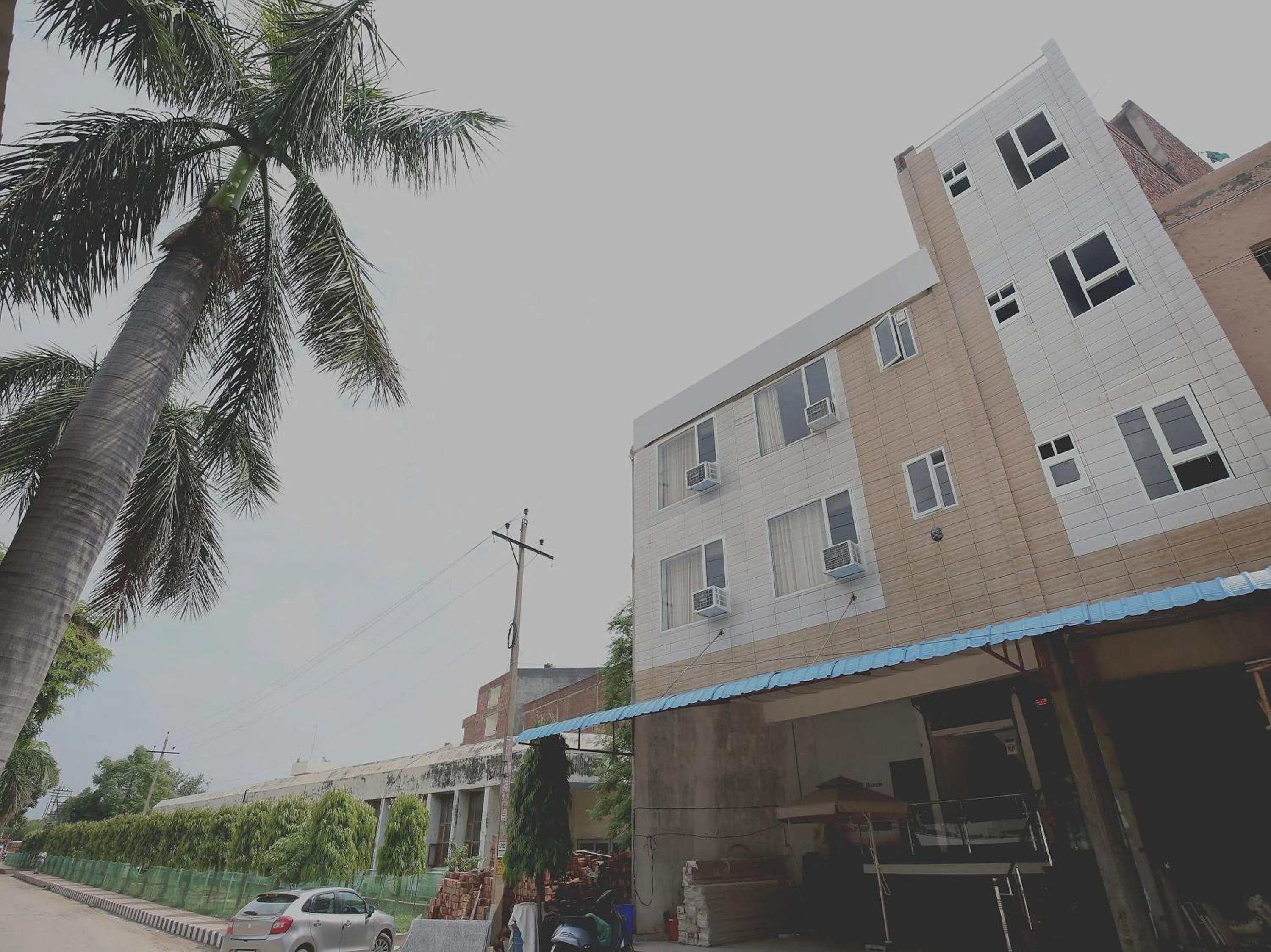 Facade/entrance in Collection O Gold Star