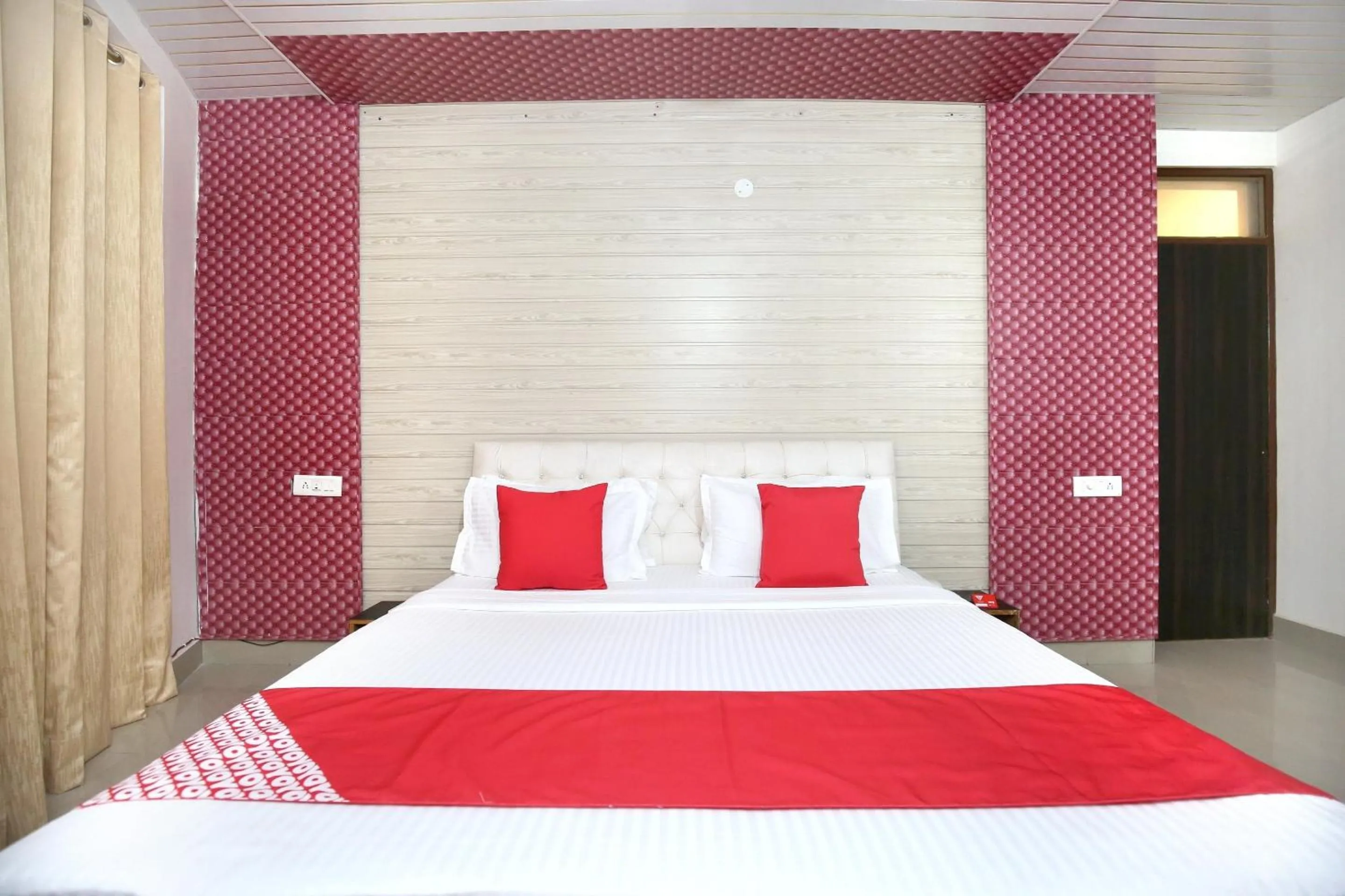 Bedroom, Bed in Collection O Gold Star