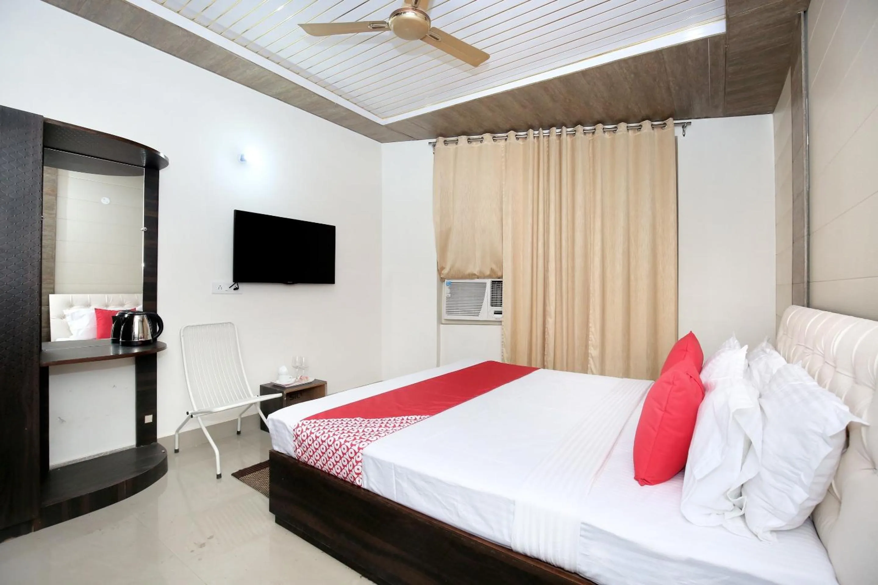 Bedroom, Bed in Collection O Gold Star