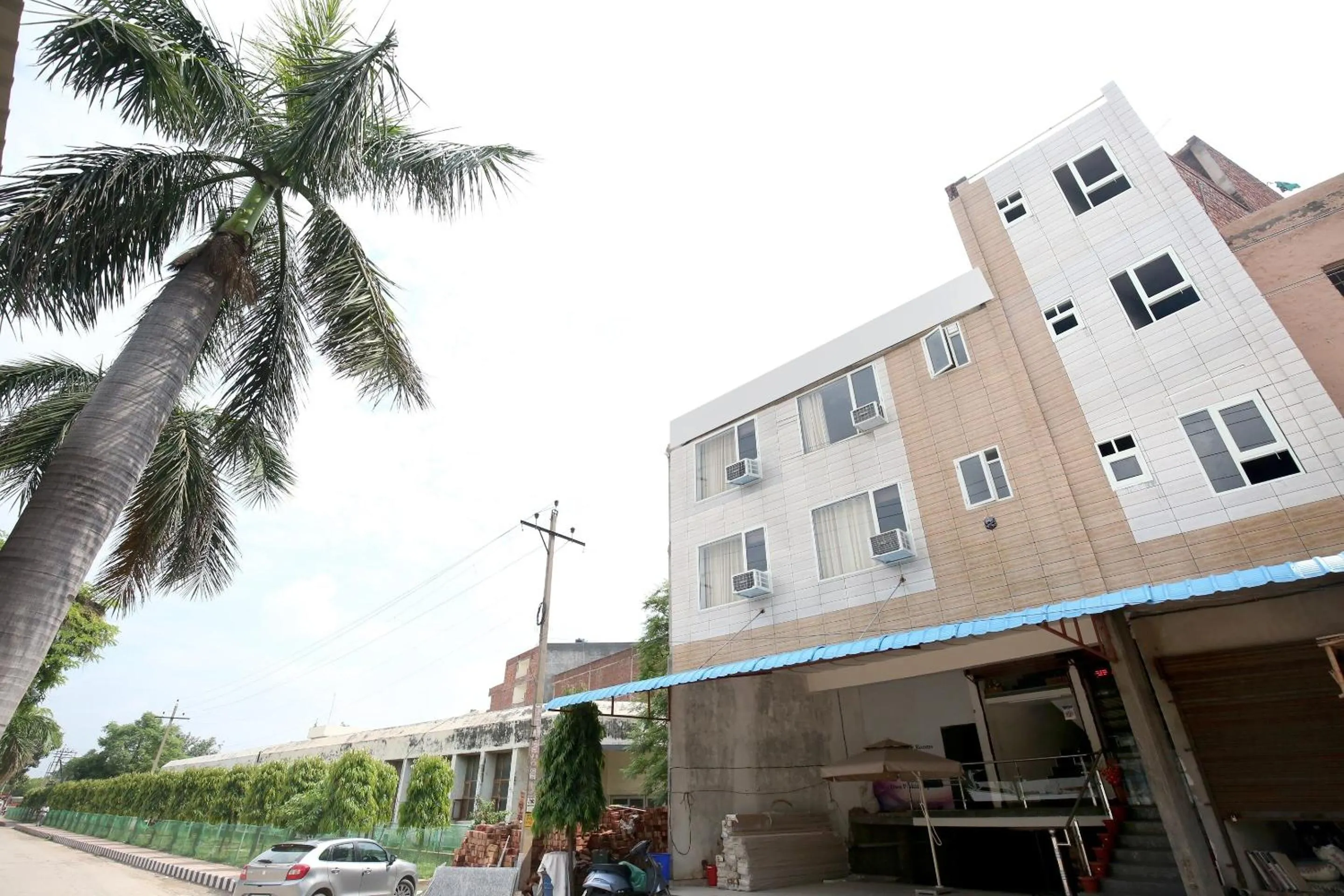 Facade/entrance in Collection O Gold Star