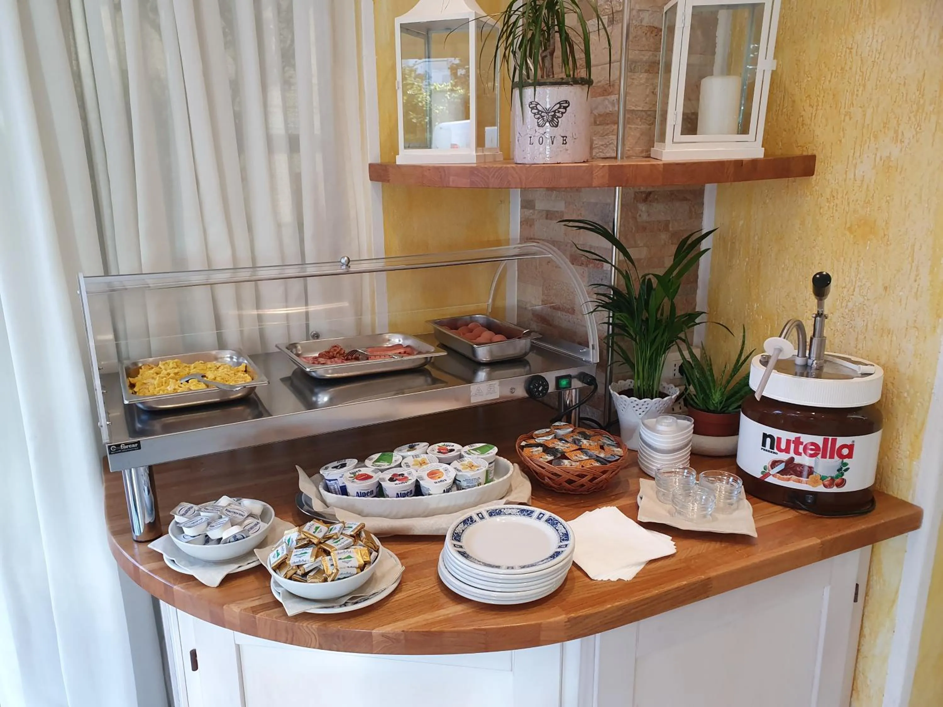 Food and drinks in Hotel Nuova Graziosa
