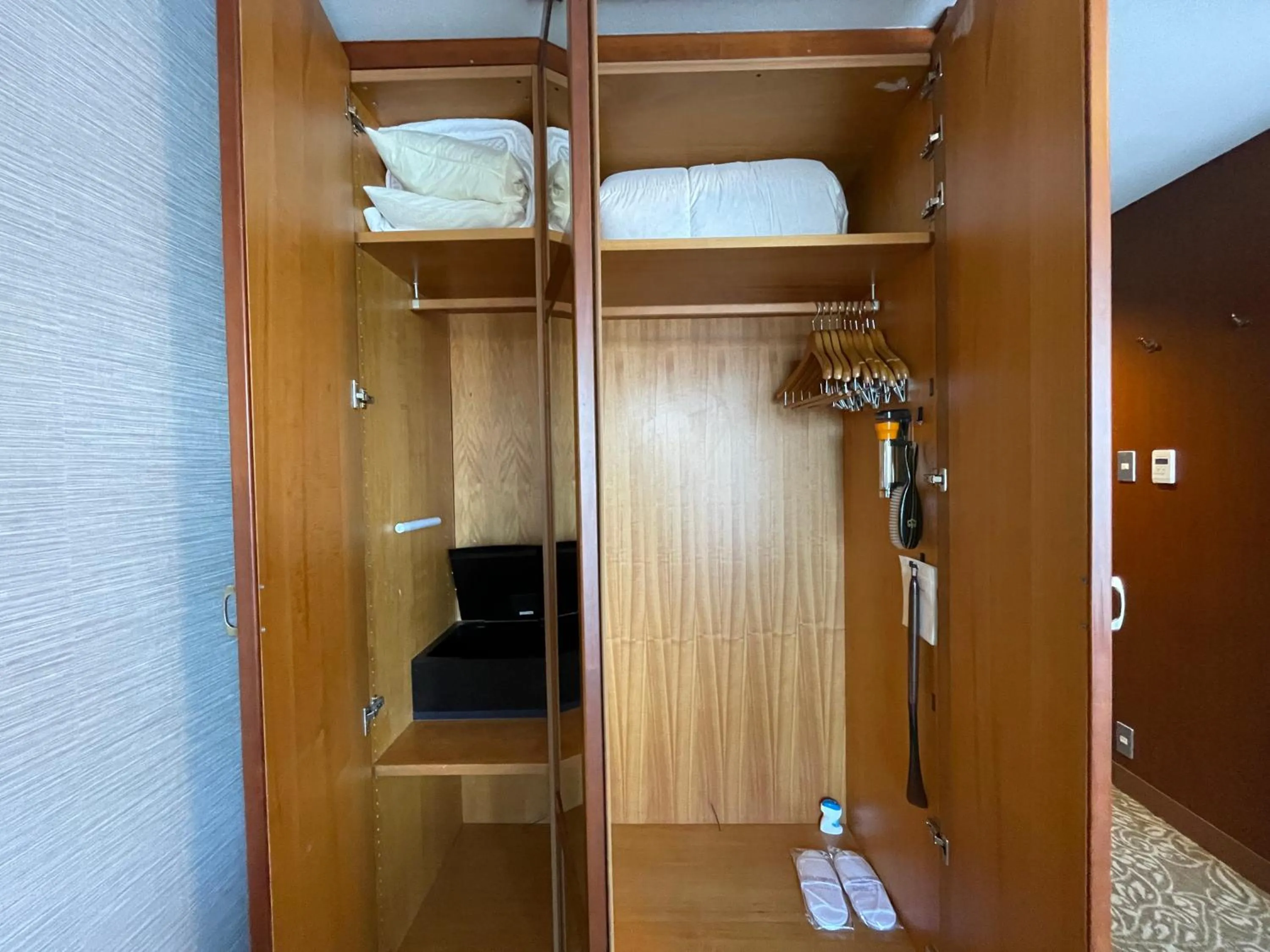 wardrobe in Hakuba Tokyu Hotel
