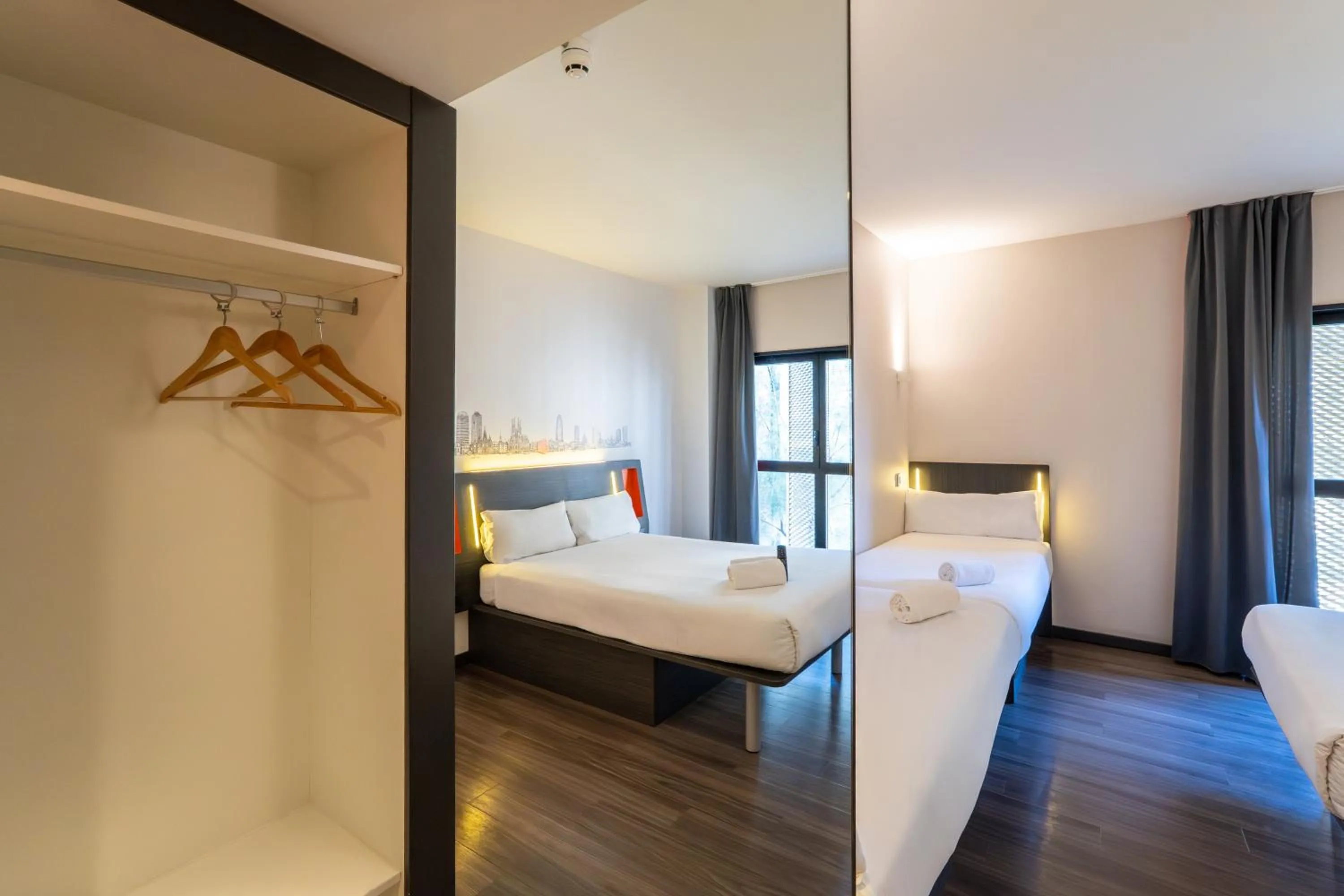 Bedroom, Bed in easyHotel Barcelona Fira