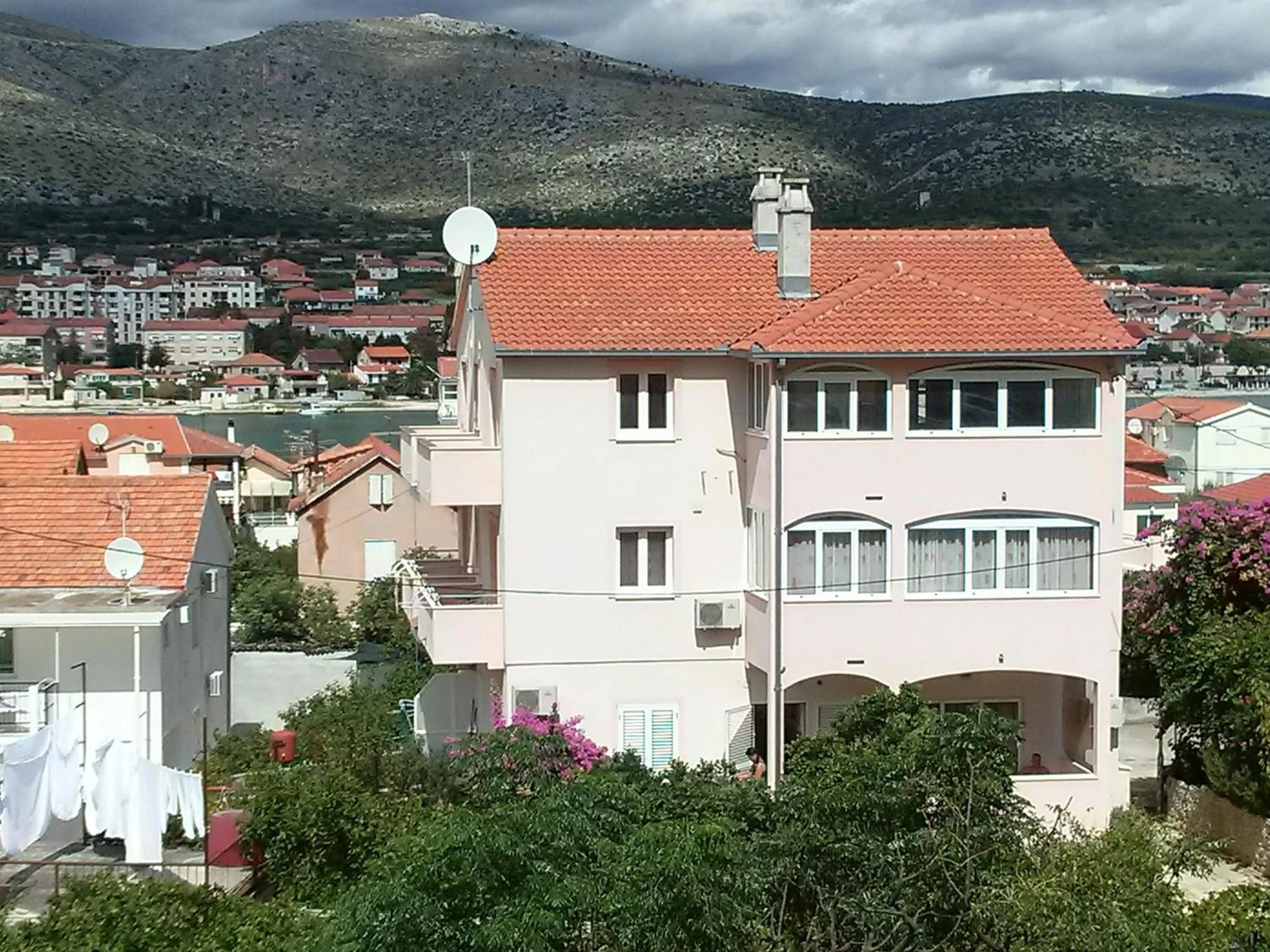 Property building in Apartments Belas