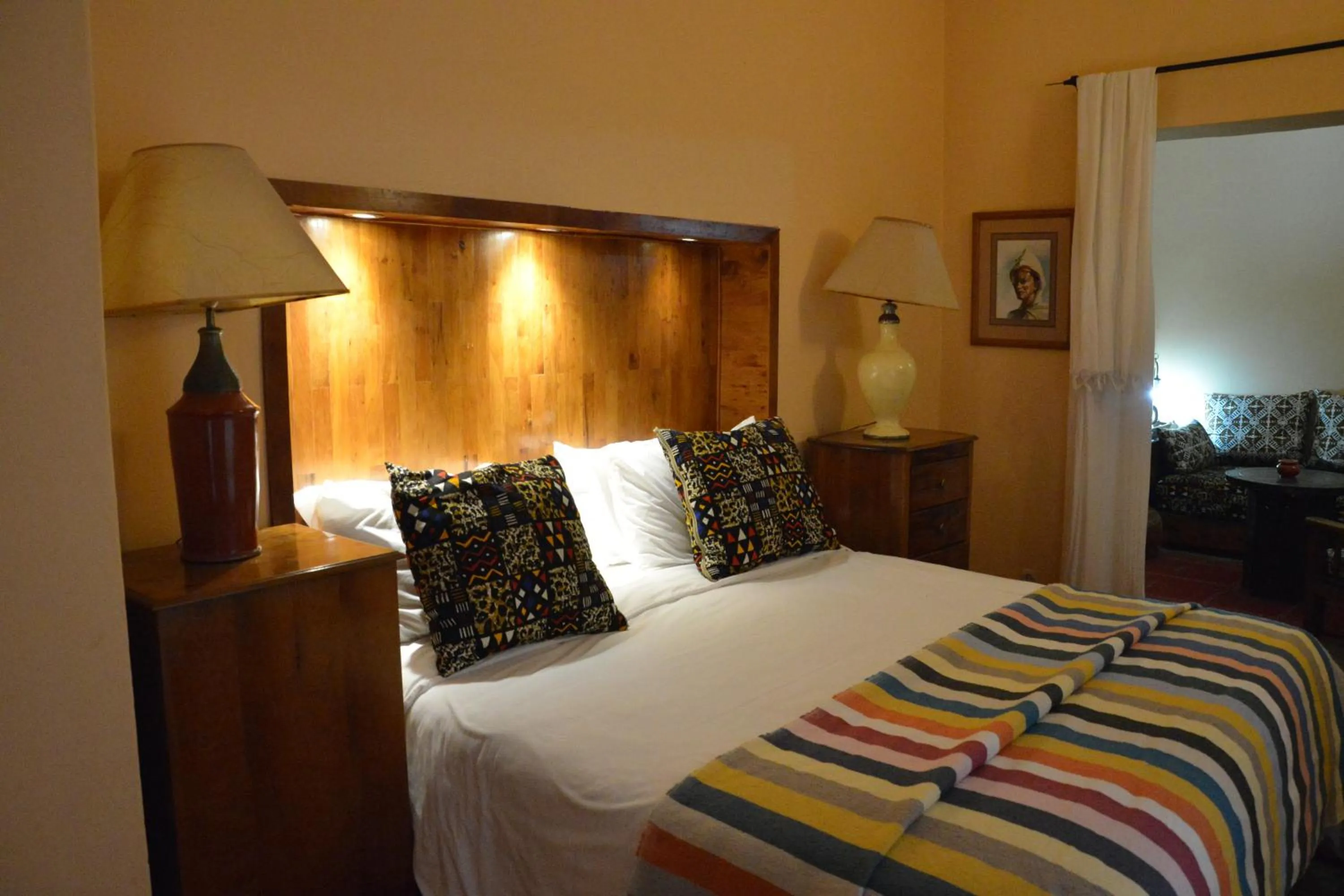 Photo of the whole room, Bed in Dar Loulema