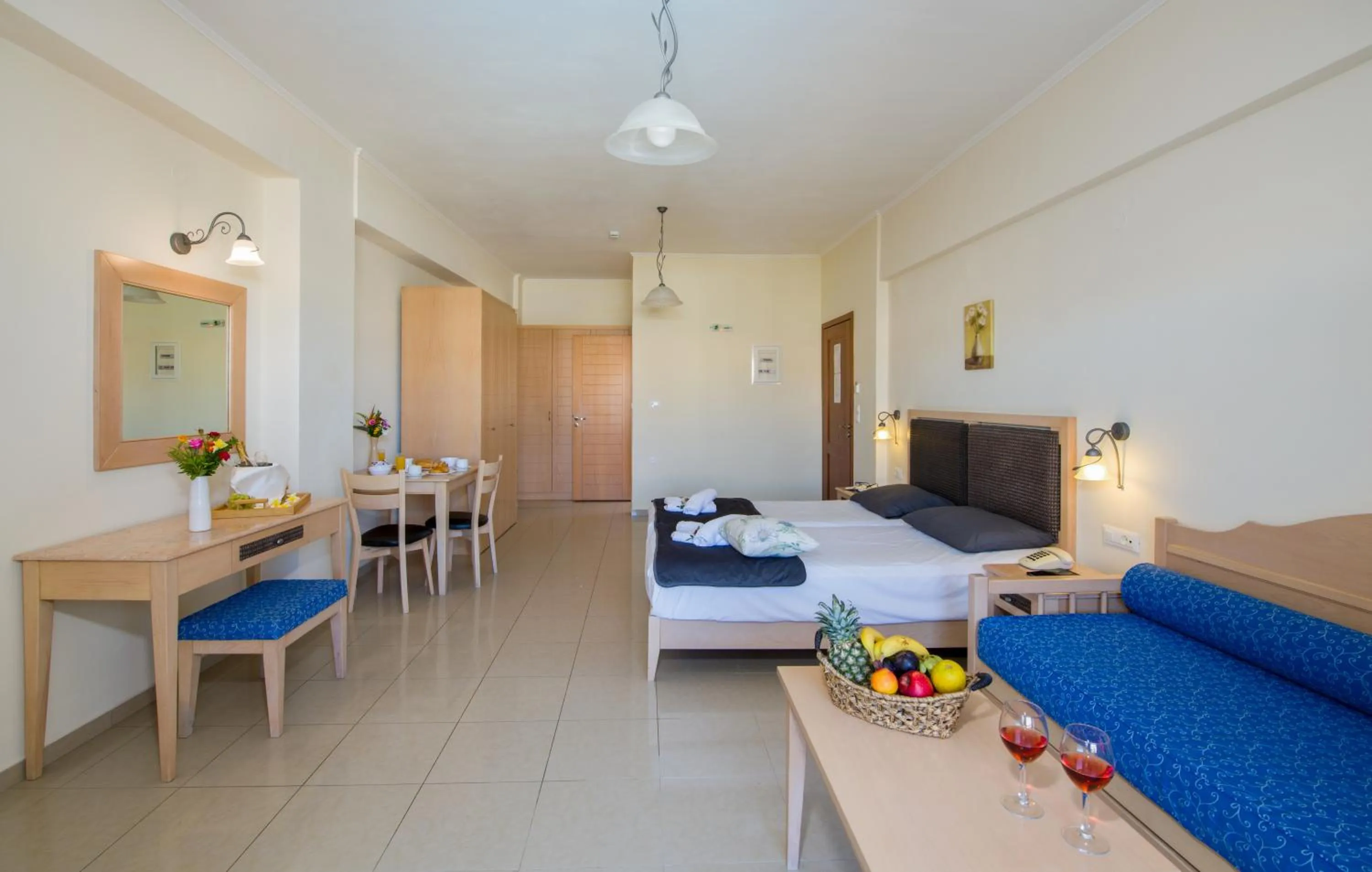 Photo of the whole room, Bed in Toxo Hotel