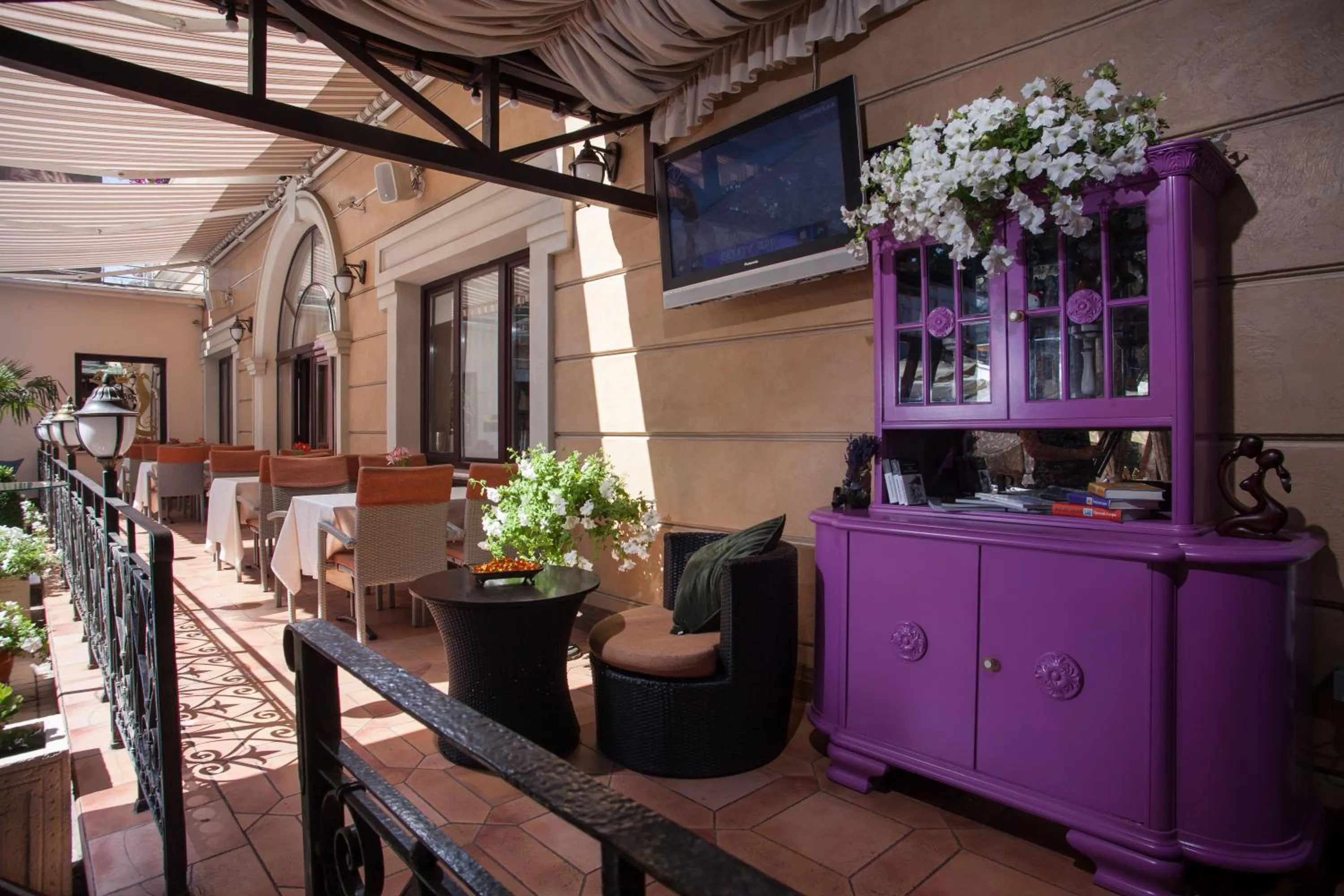 Restaurant/places to eat in Hotel Otrada