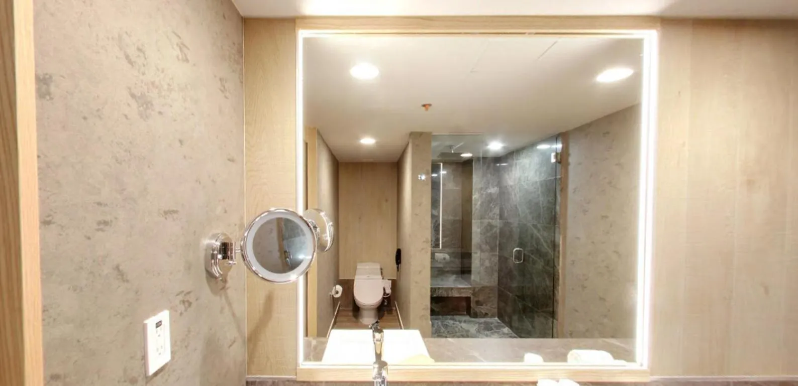 Bathroom in Galeria Plaza Irapuato