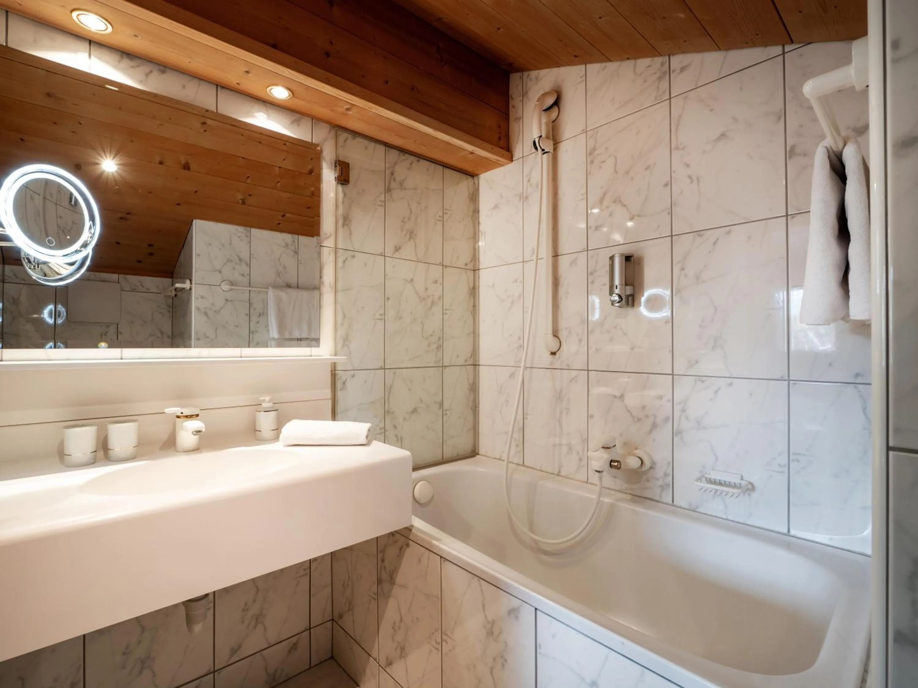 Photo of the whole room in Alpen Glück Hotel Villa Lisa garni