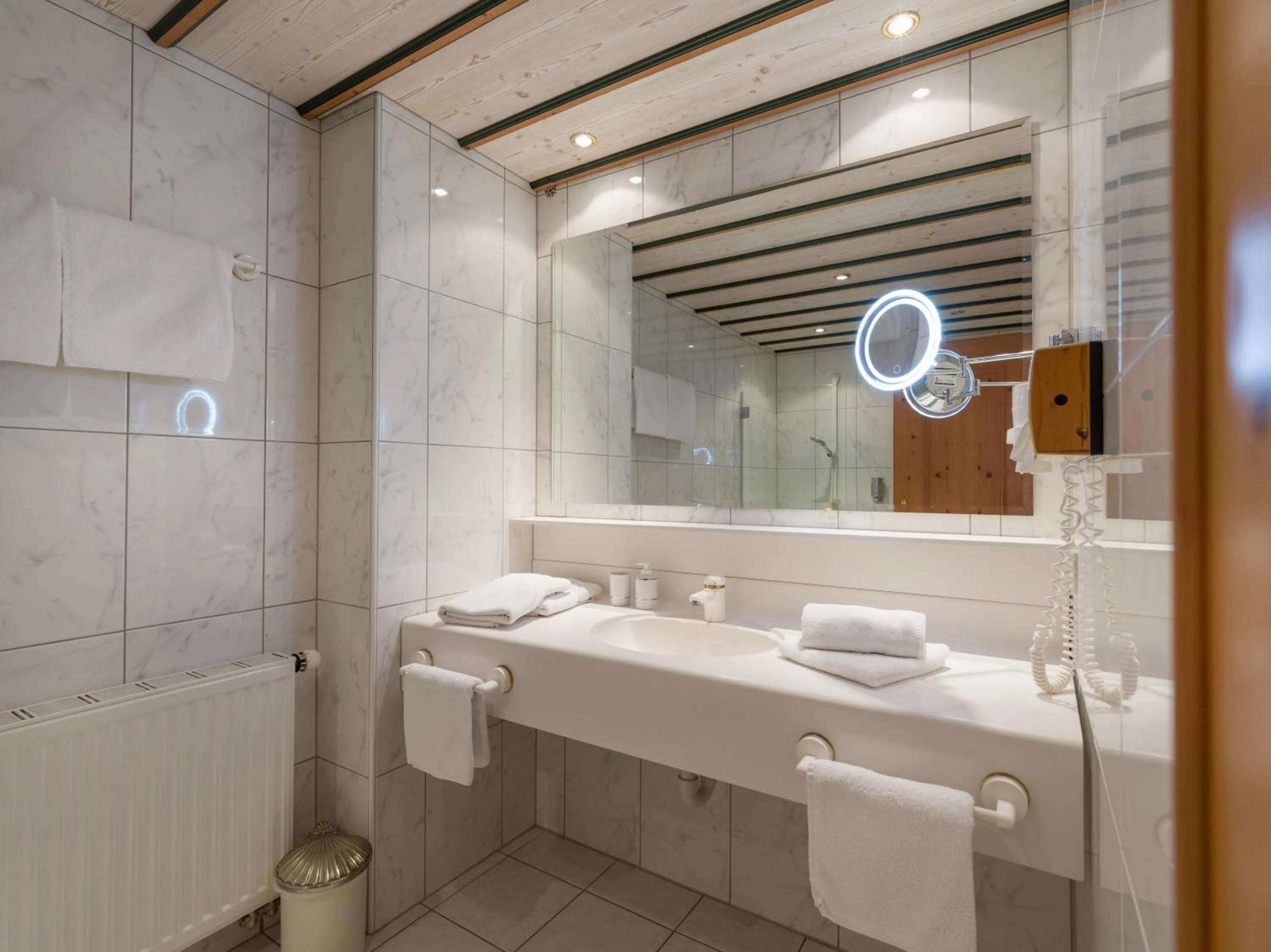 Bathroom in Alpen Glück Hotel Villa Lisa garni