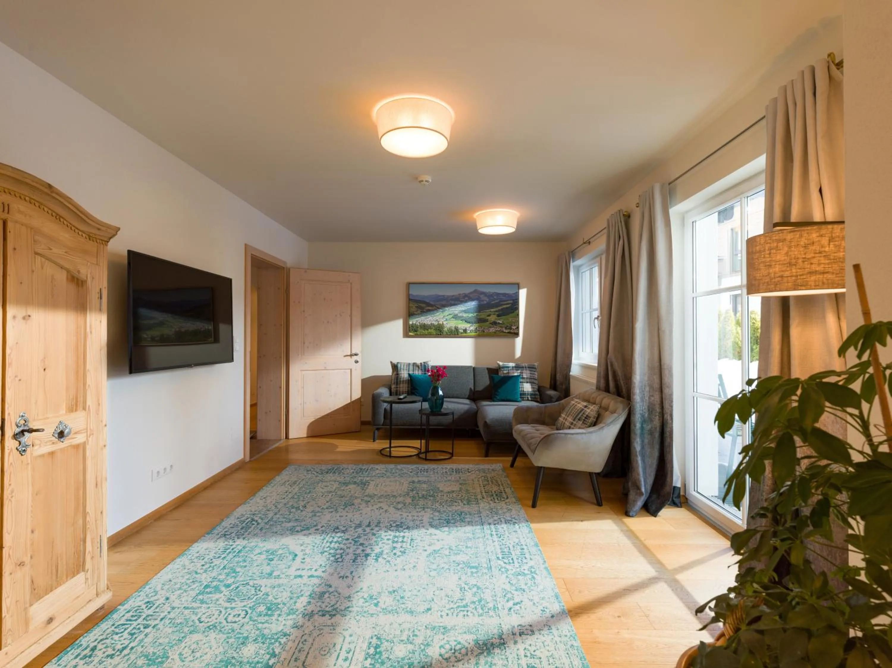 Living room, Bed in Alpen Glück Hotel Villa Lisa garni