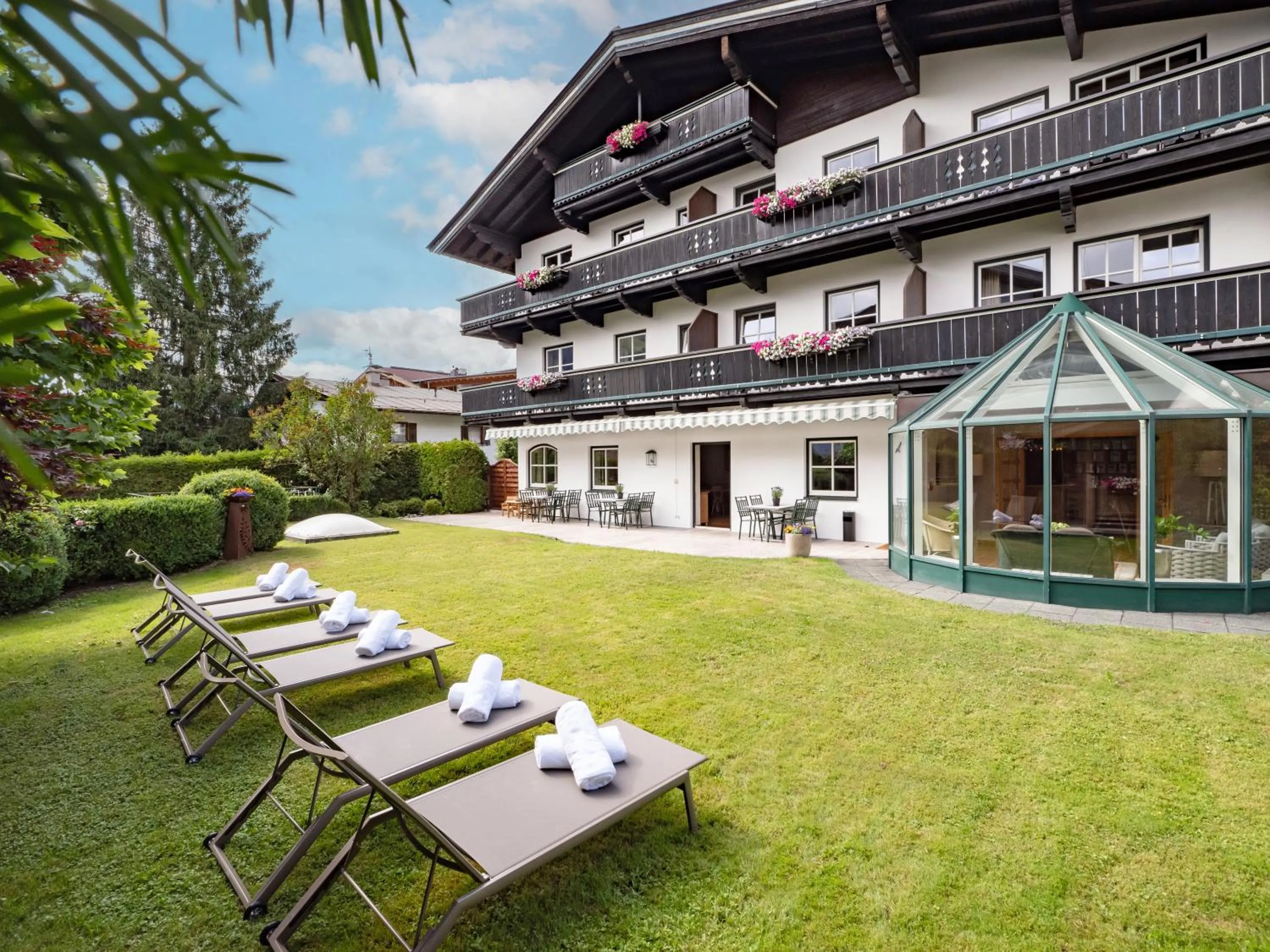 Property building in Alpen Glück Hotel Villa Lisa garni