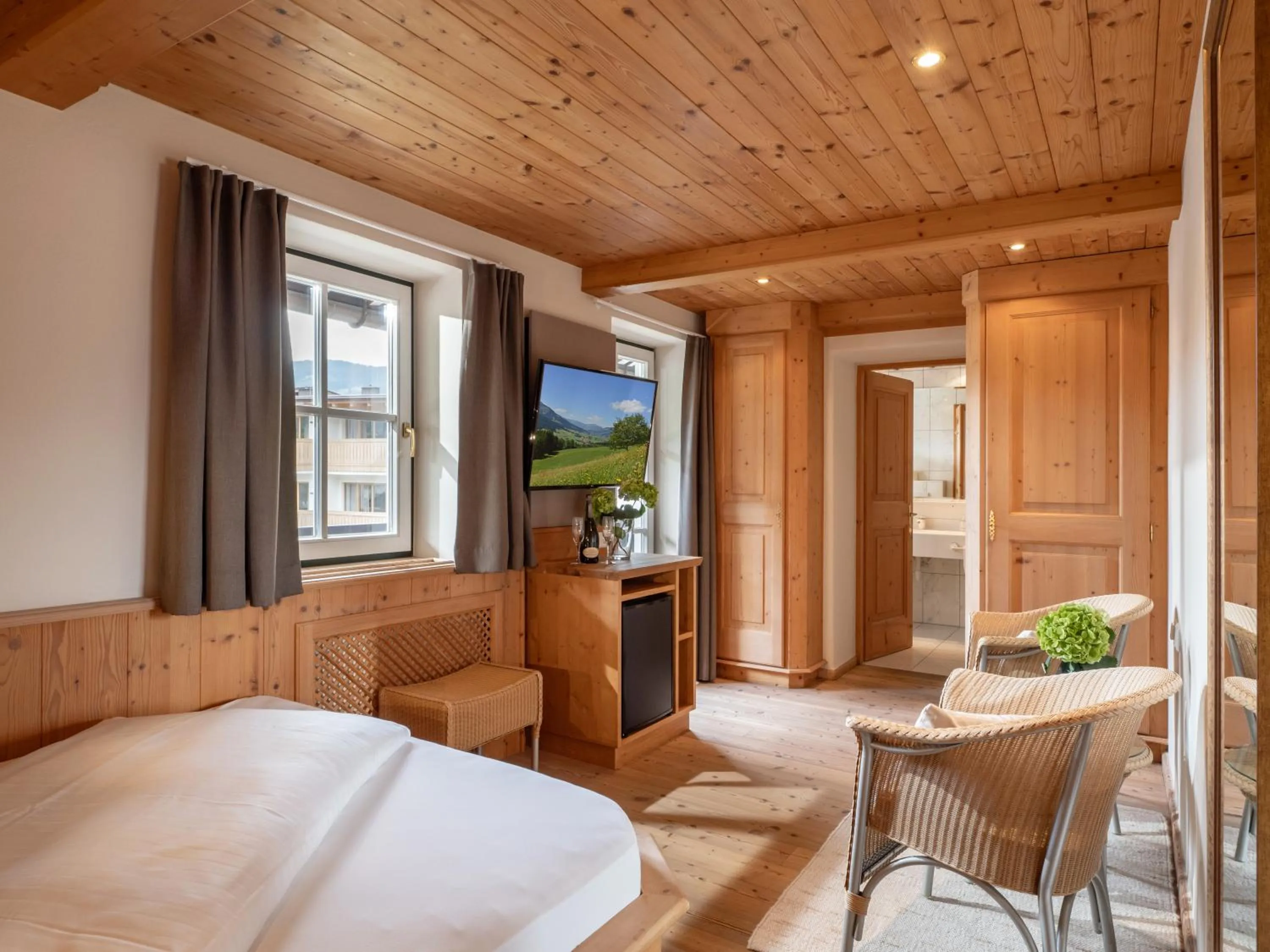 Photo of the whole room, Bed in Alpen Glück Hotel Villa Lisa garni