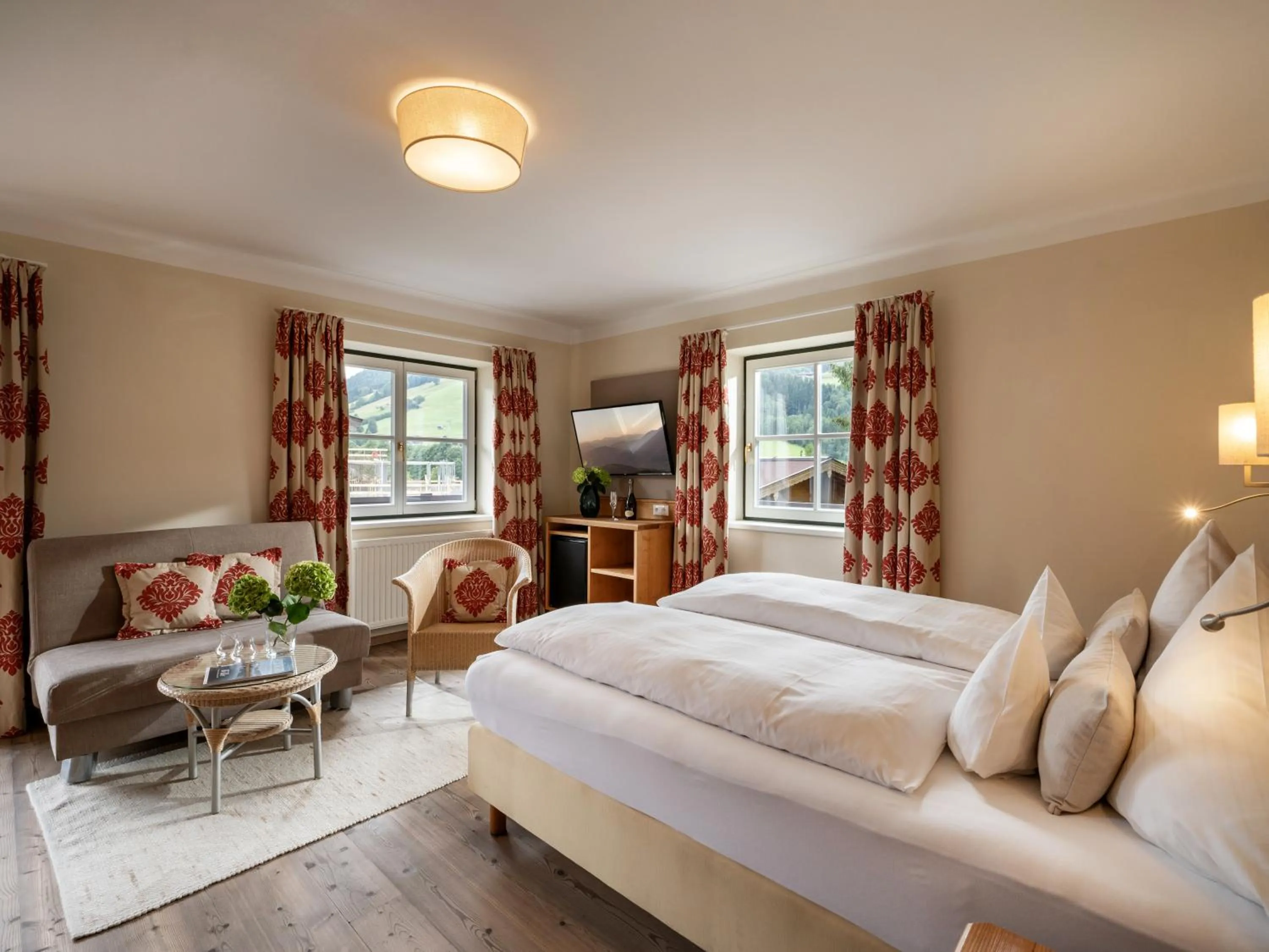 Photo of the whole room, Bed in Alpen Glück Hotel Villa Lisa garni