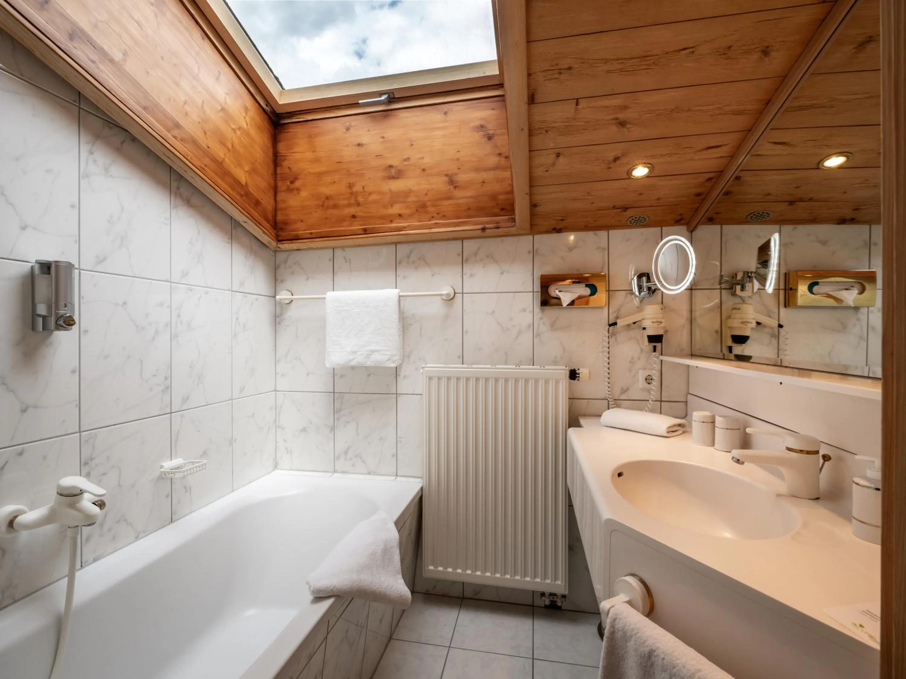 Bathroom in Alpen Glück Hotel Villa Lisa garni