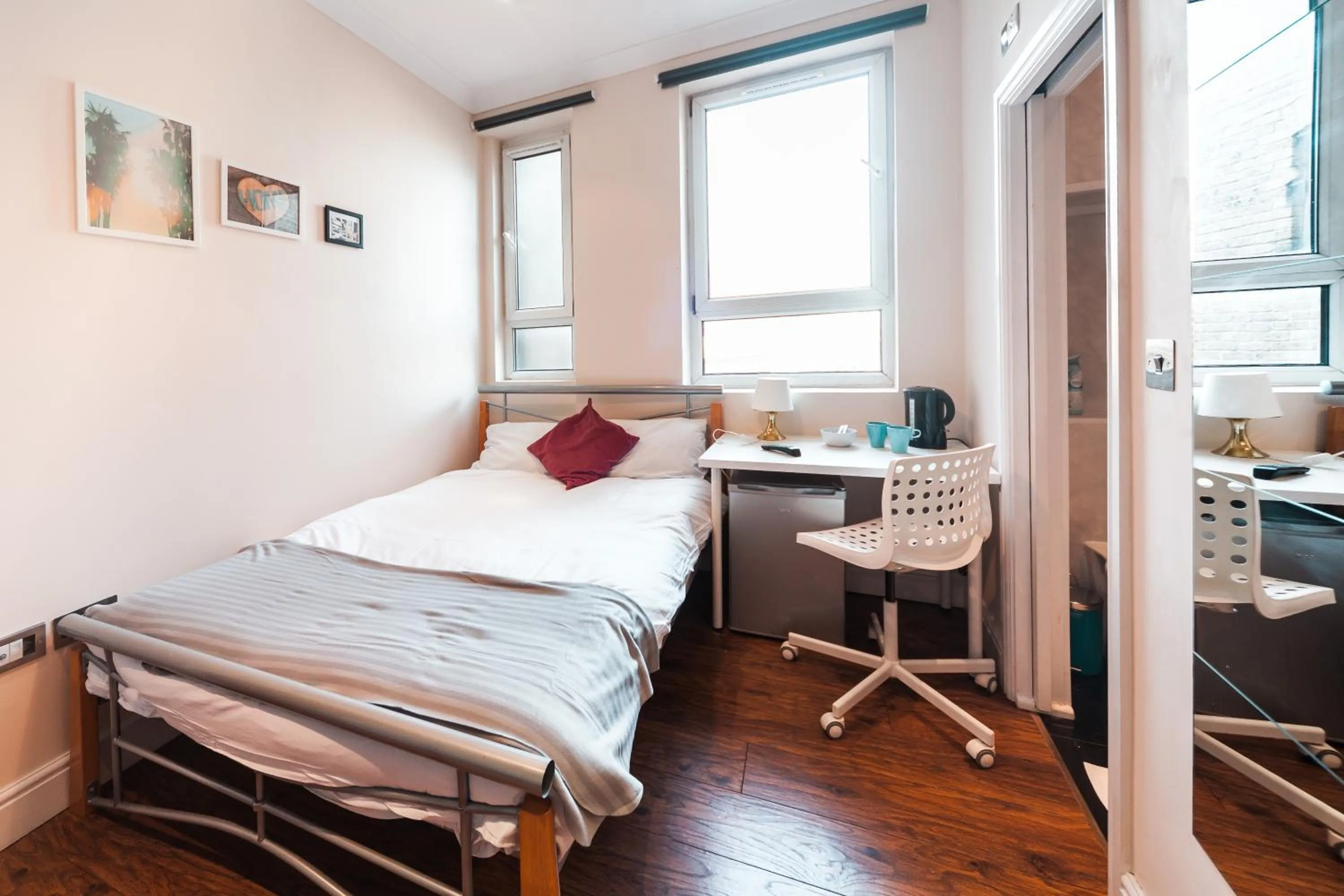 Bed in Private en-suite Room @ Liverpool street, Brick Ln