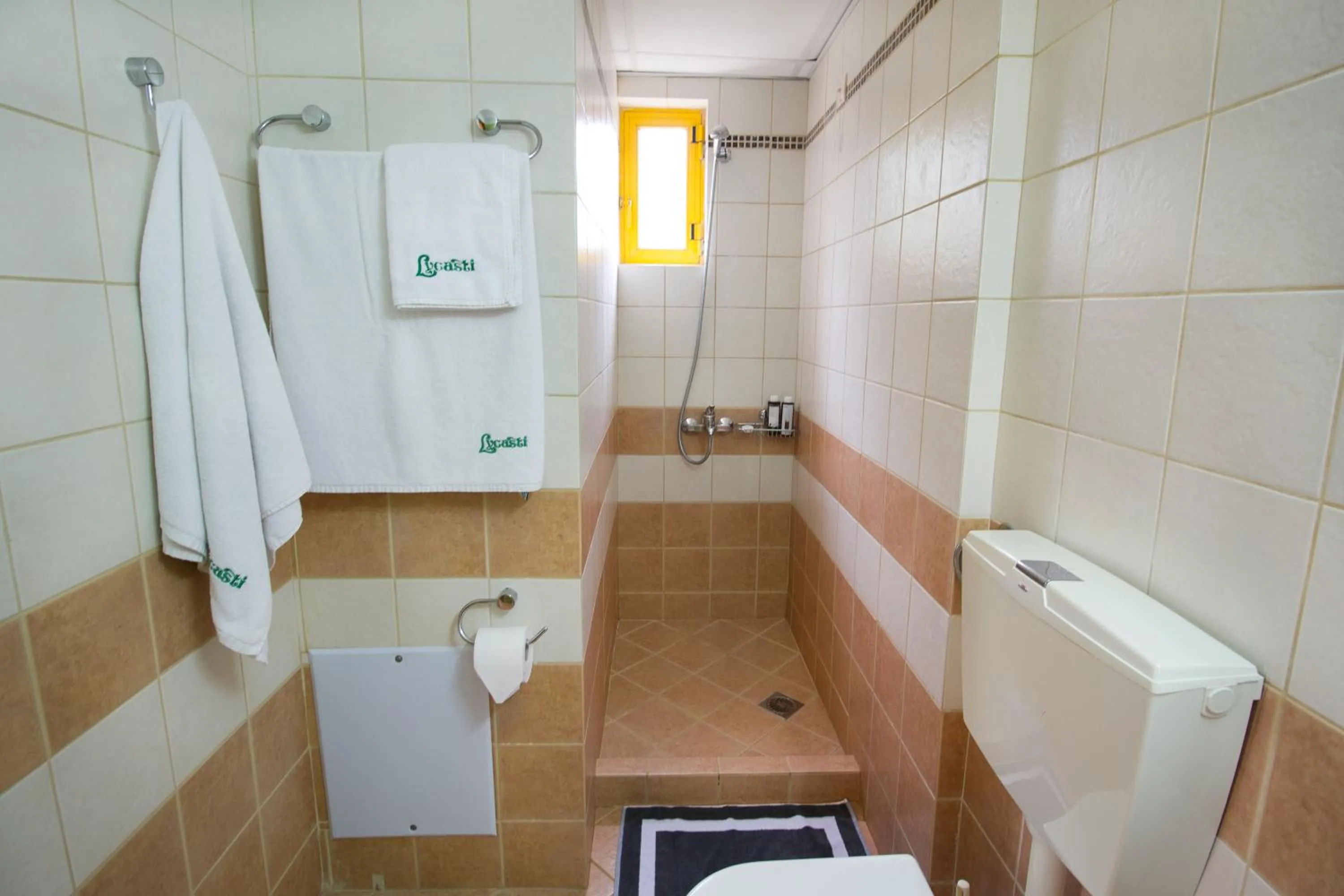 Bathroom in Lycasti Maisonettes