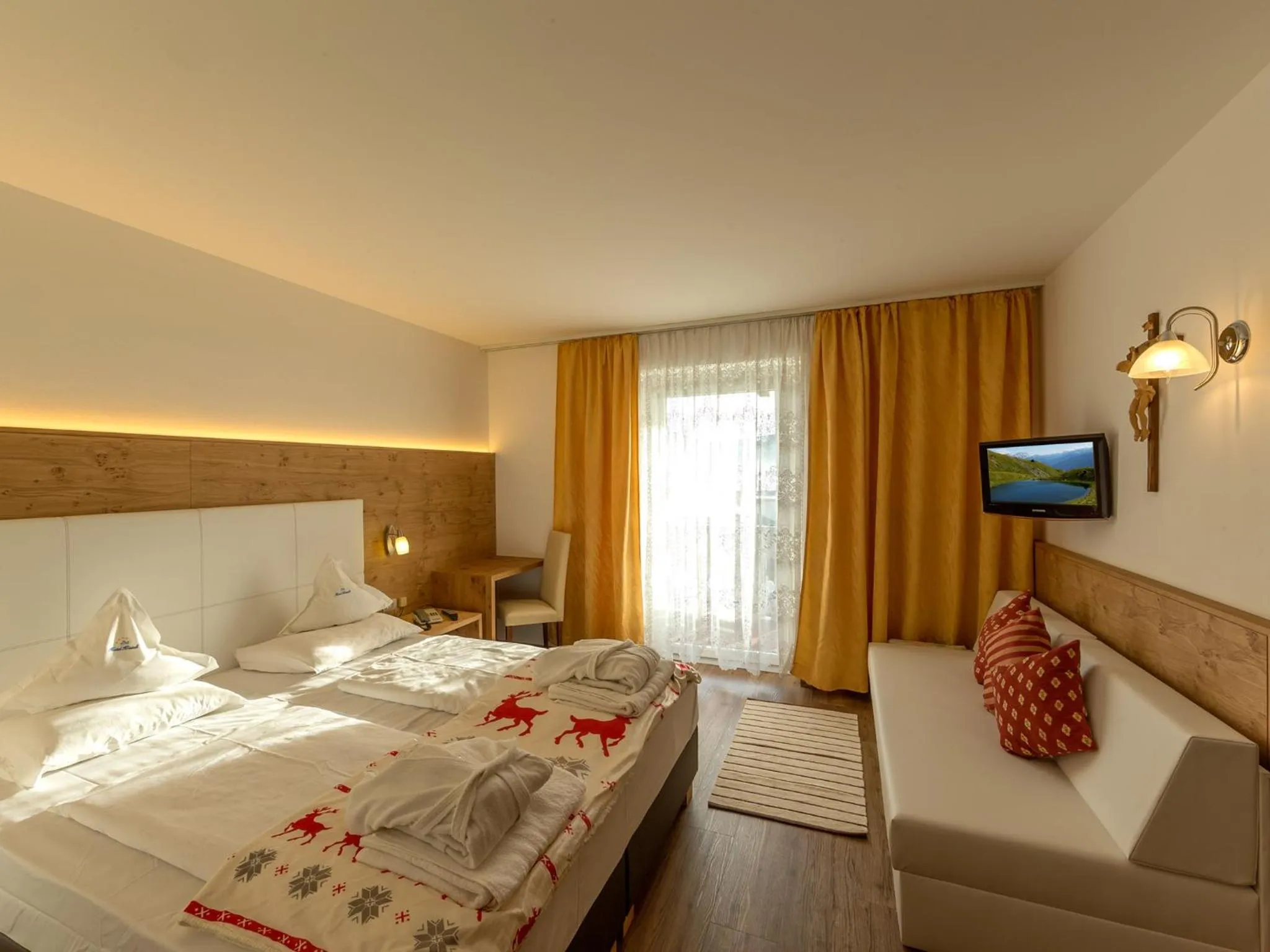 Photo of the whole room, Bed in Hotel Kristall