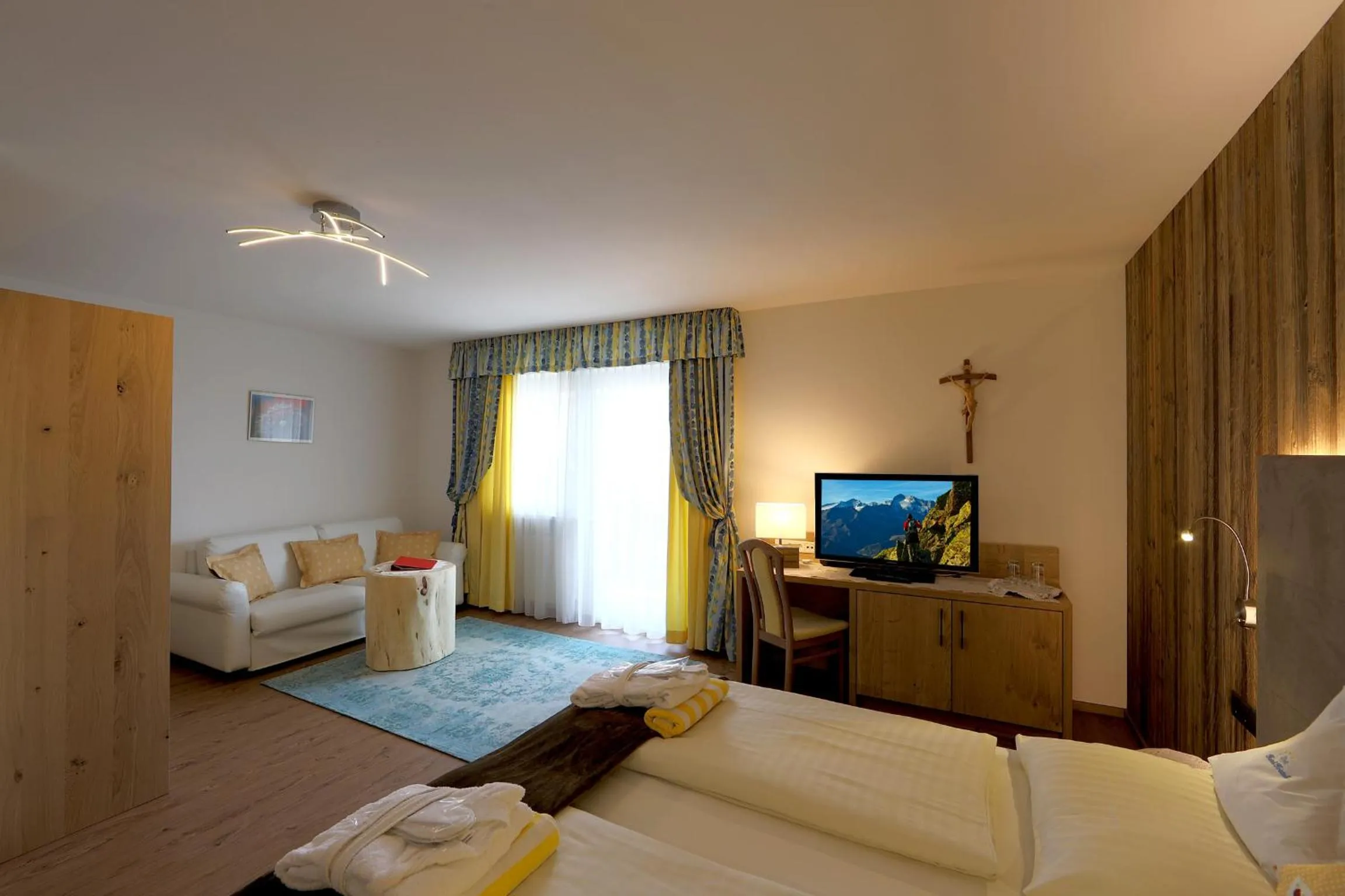 Photo of the whole room, Bed in Hotel Kristall