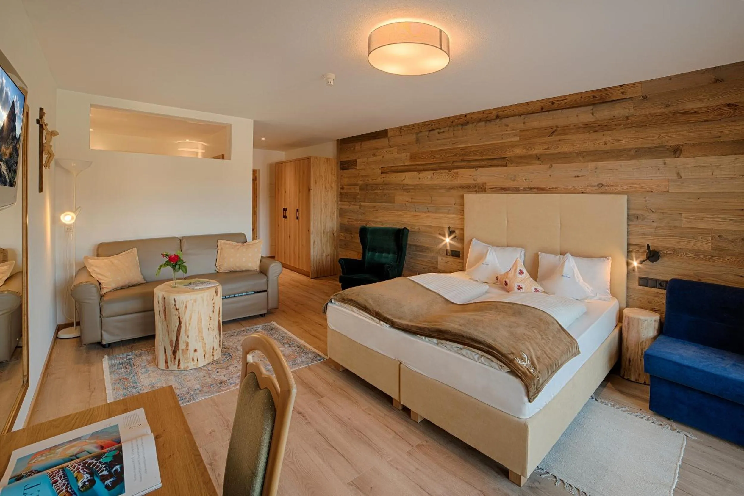 Photo of the whole room, Bed in Hotel Kristall