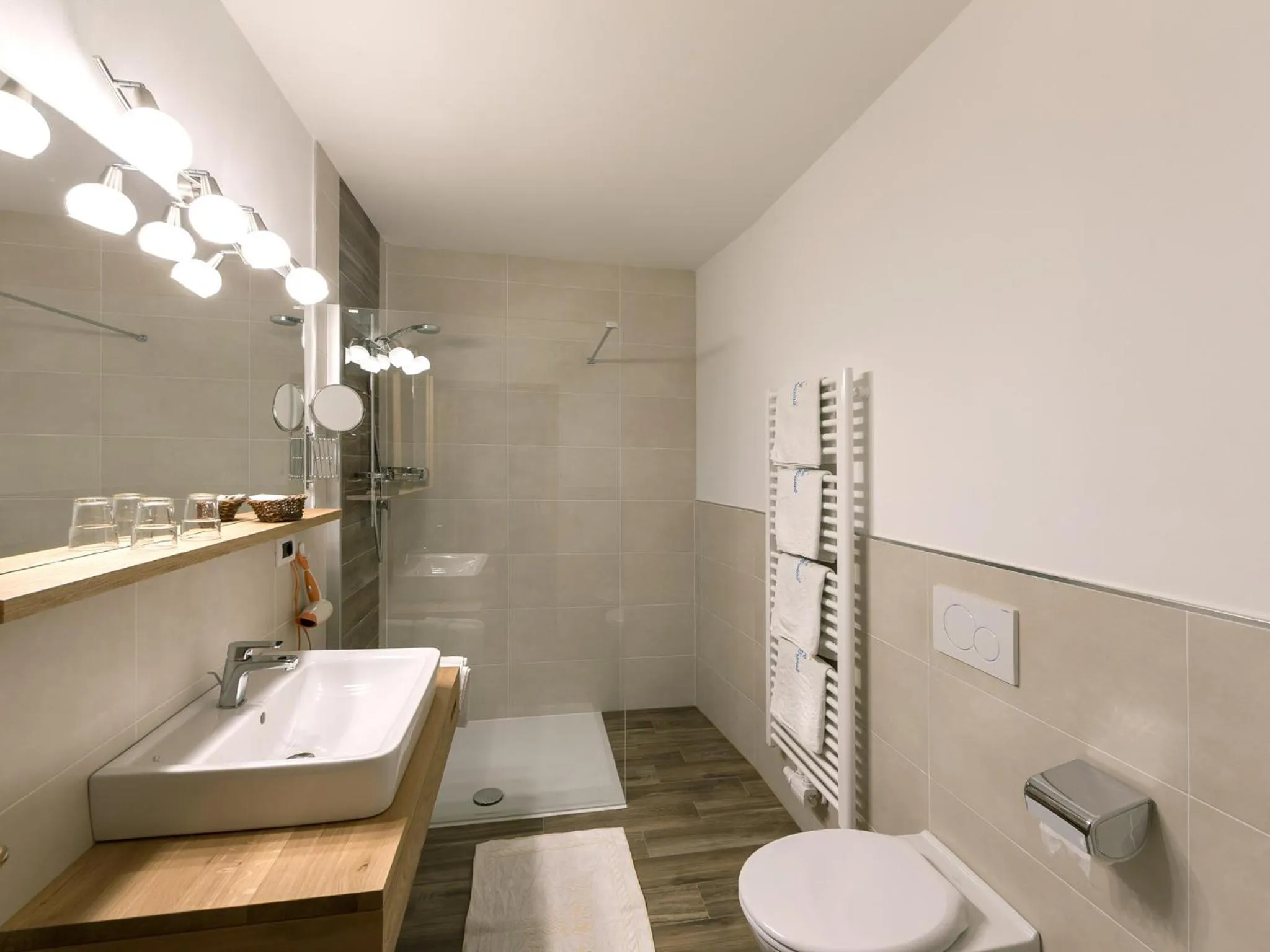 Shower in Hotel Kristall