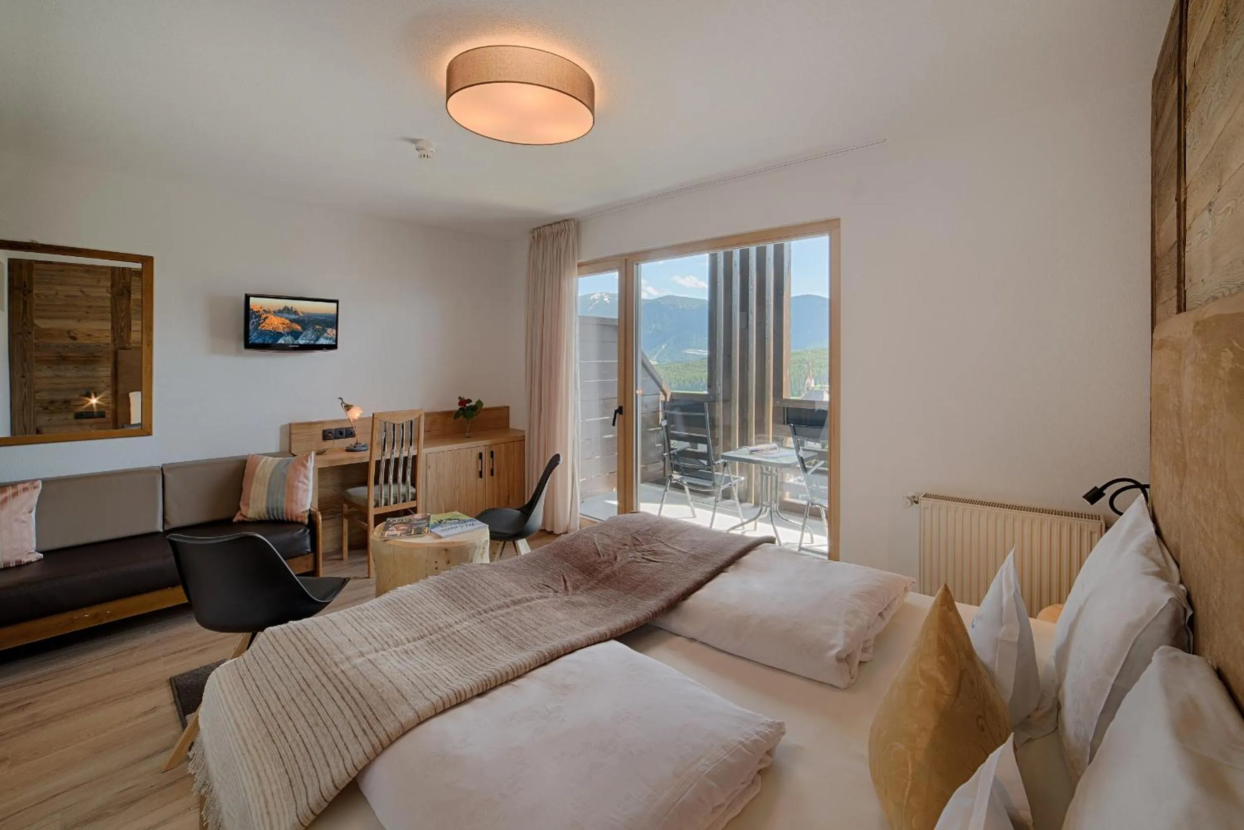 Photo of the whole room, Bed in Hotel Kristall