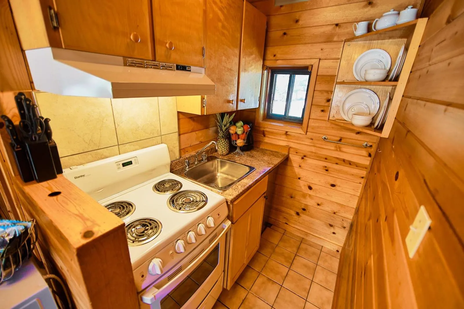 Kitchen or kitchenette in Castle Mountain Chalets
