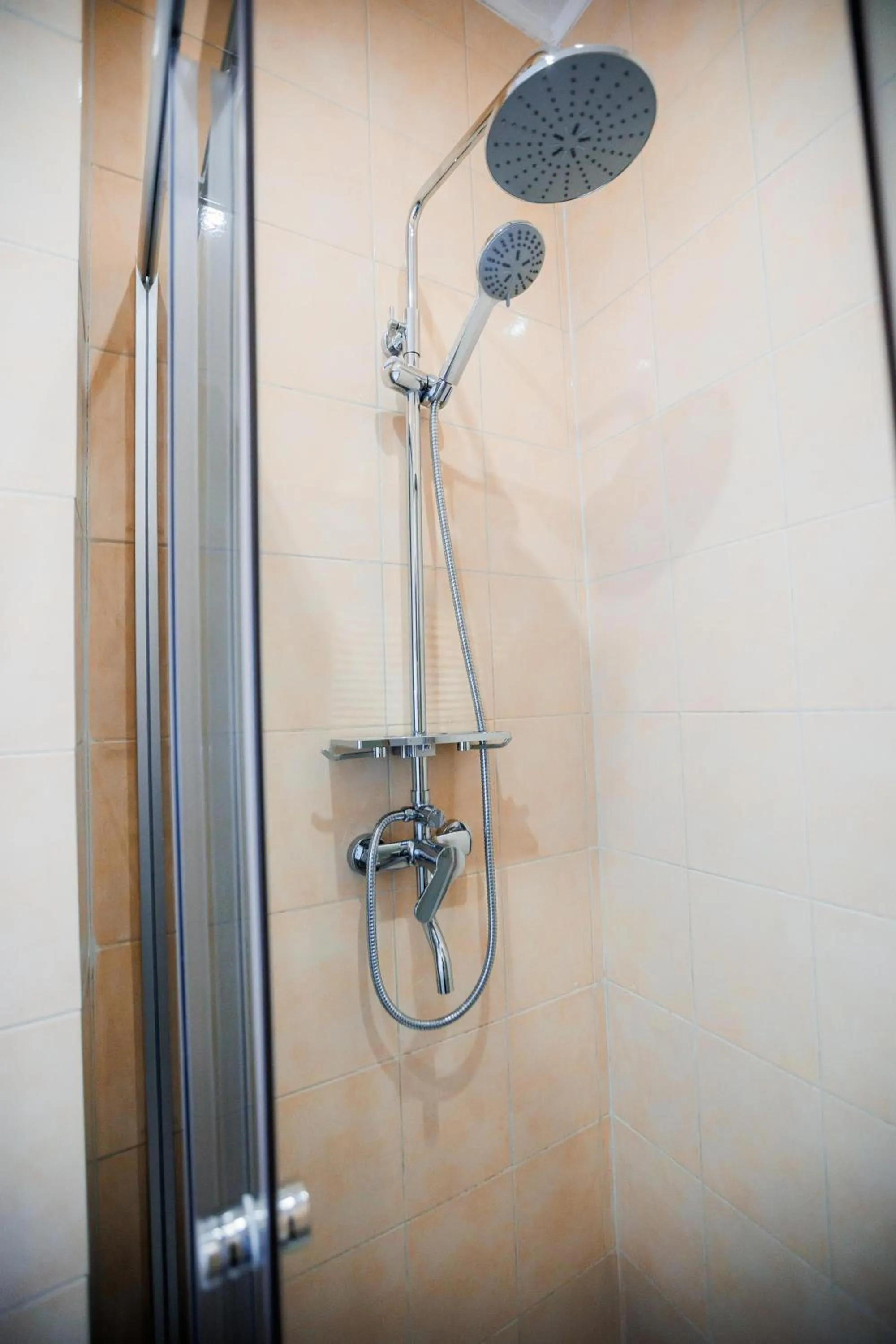 Shower in Staryi Krakiv