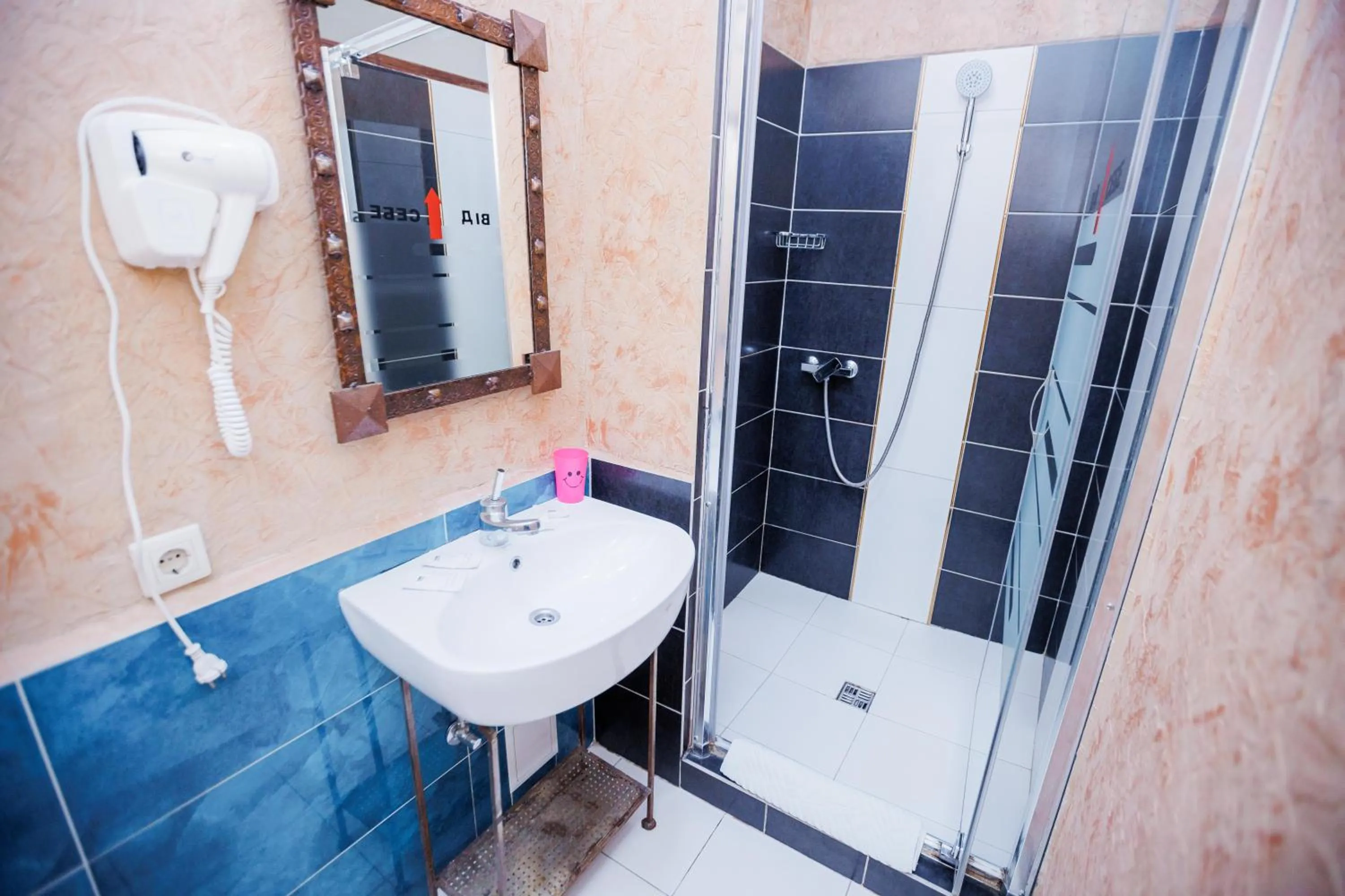 Shower in Staryi Krakiv