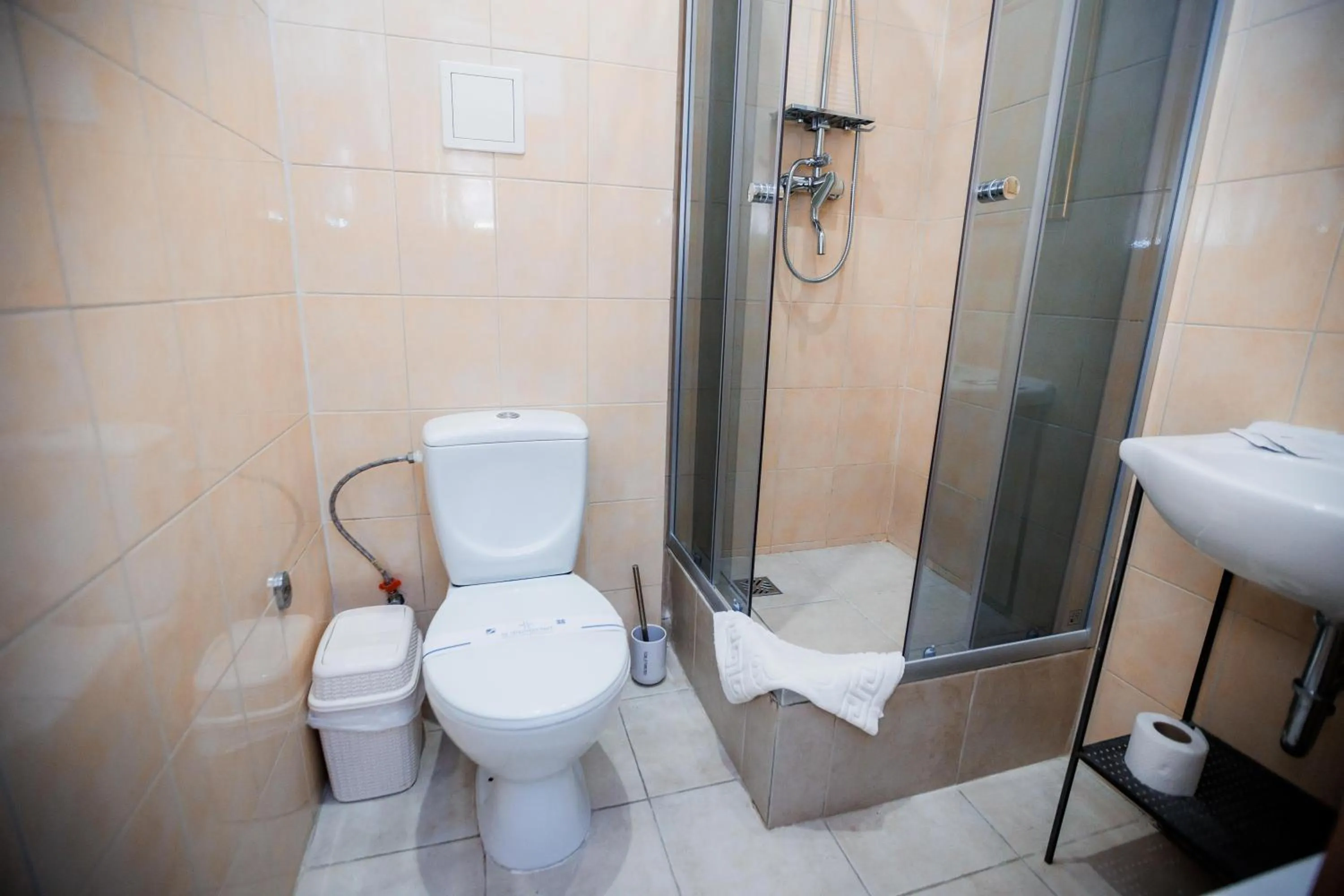 Shower in Staryi Krakiv