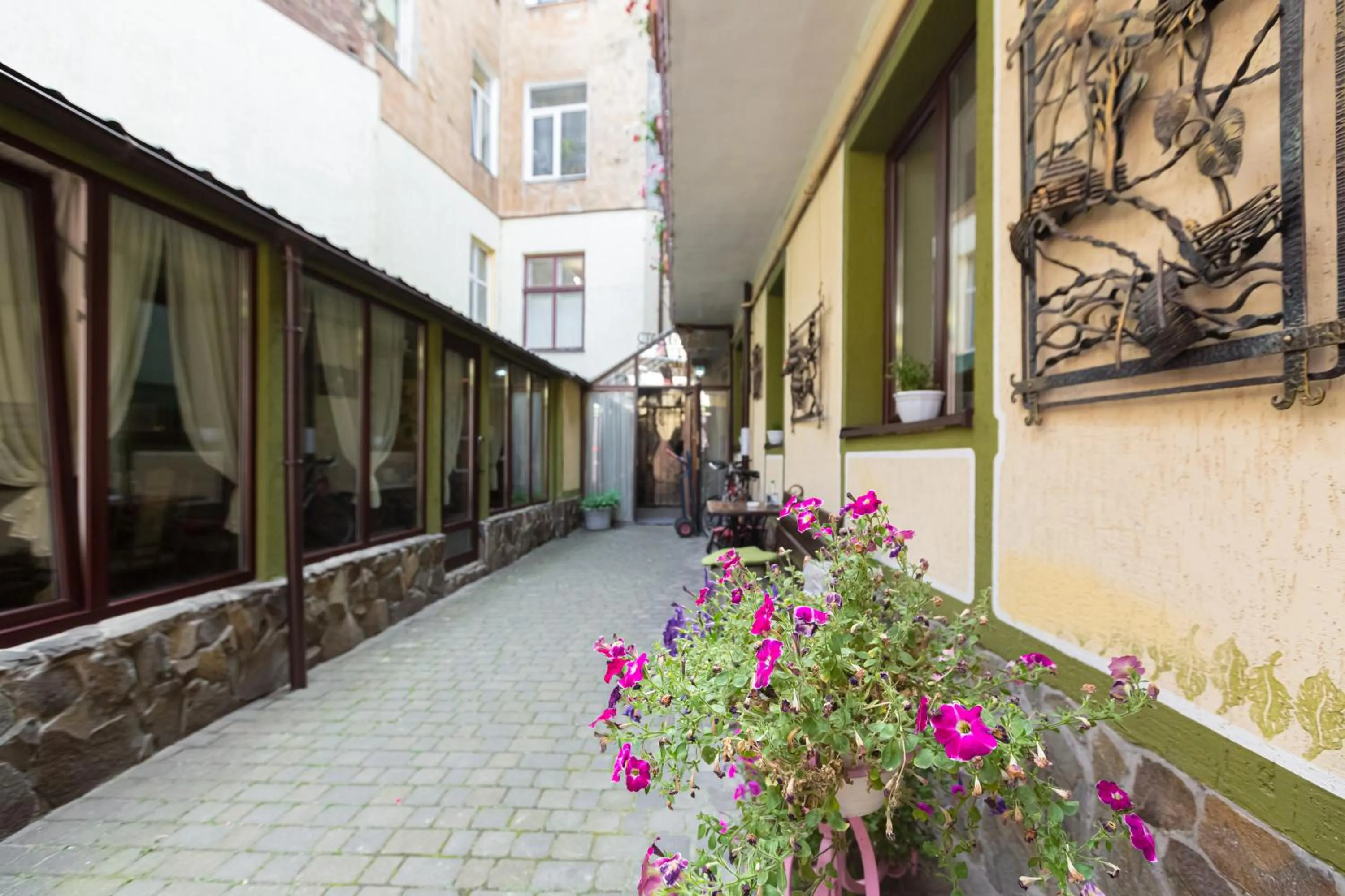 Property building in Staryi Krakiv