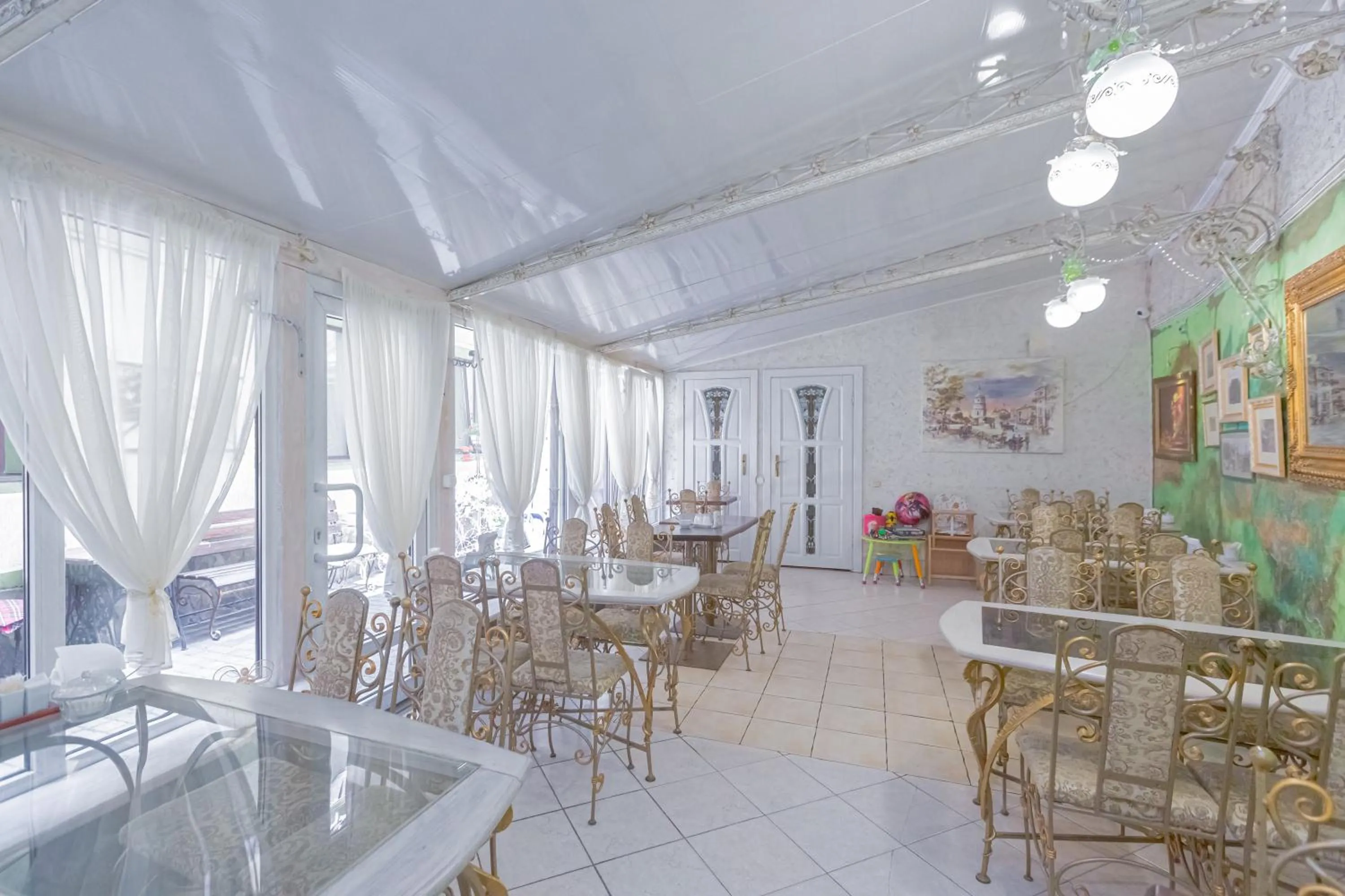 Restaurant/places to eat in Staryi Krakiv