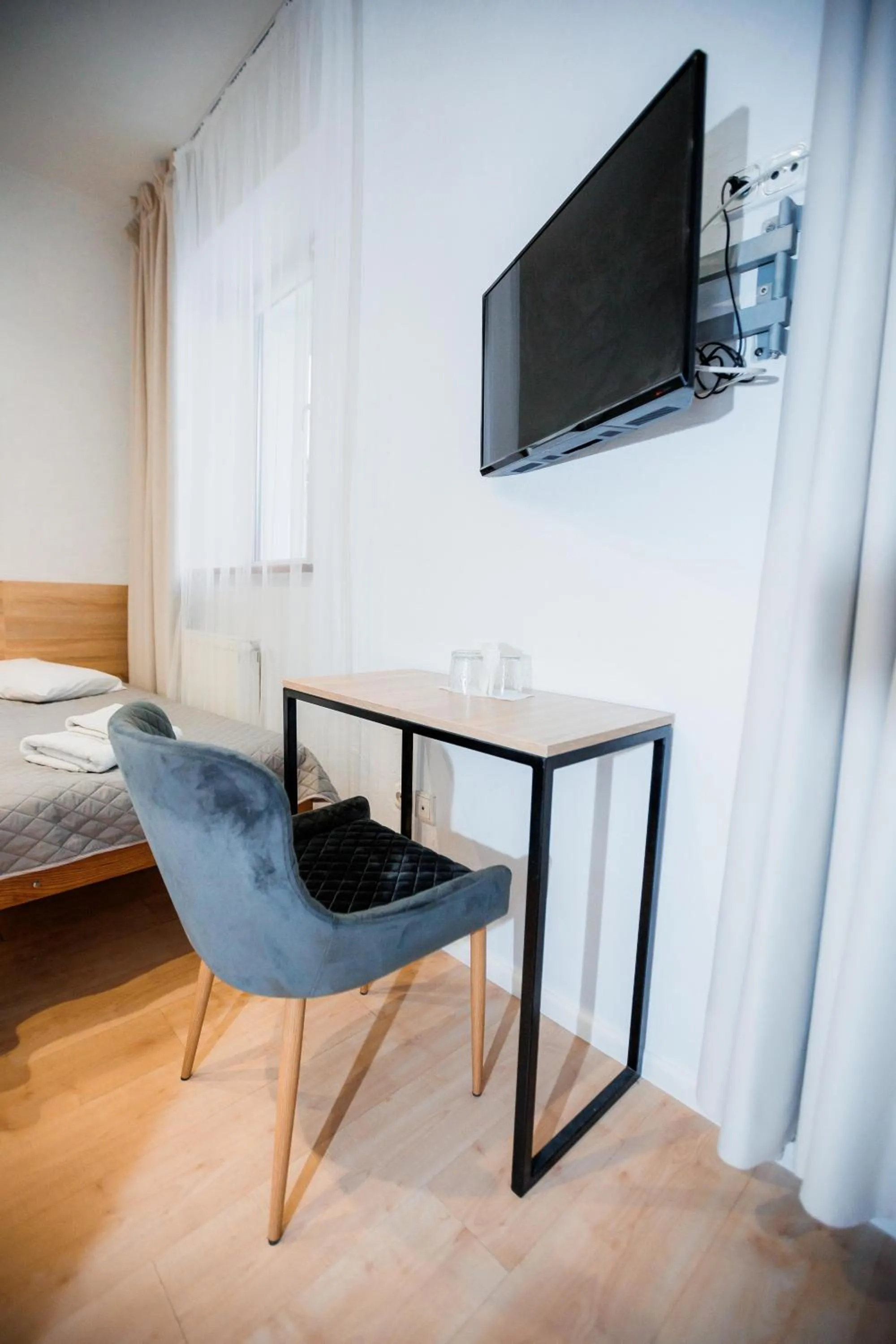 Communal lounge/ TV room, Bed in Staryi Krakiv