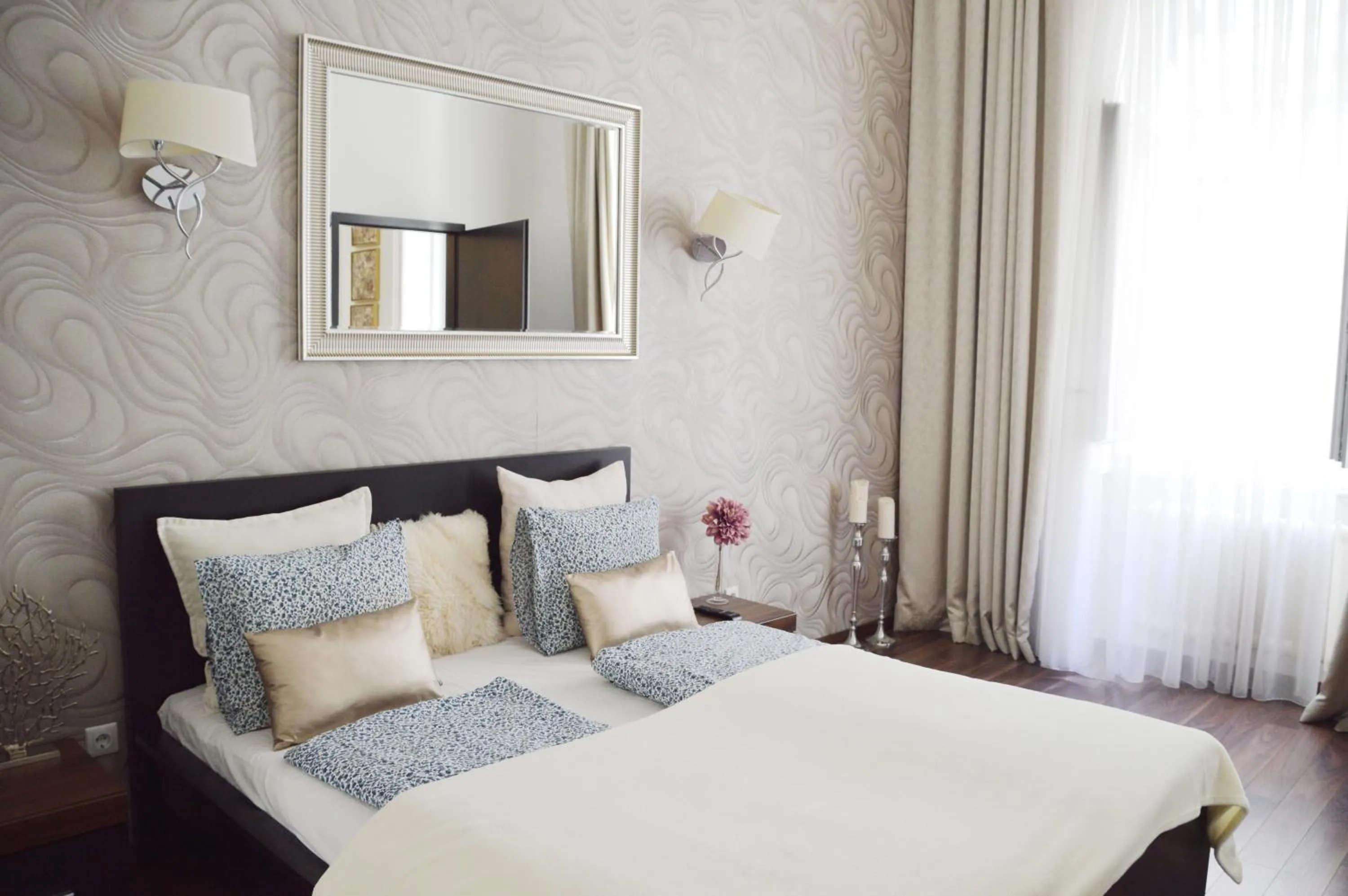 Bedroom, Bed in Cozy App heart Budapest