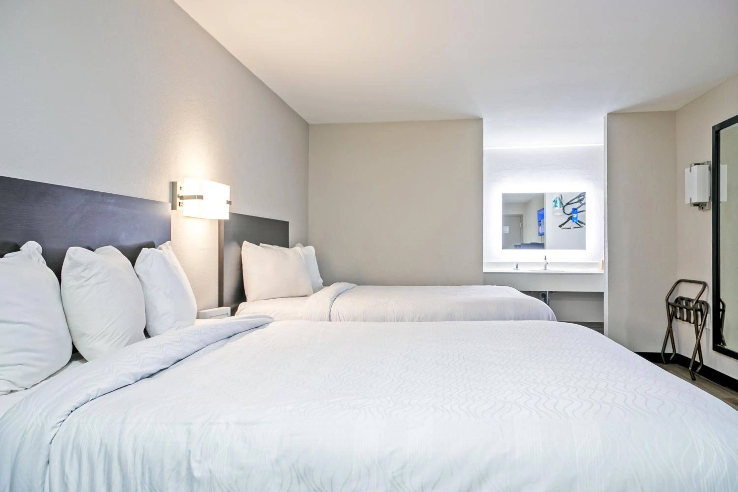 Photo of the whole room, Bed in Days Inn by Wyndham Augusta Fort Eisenhower