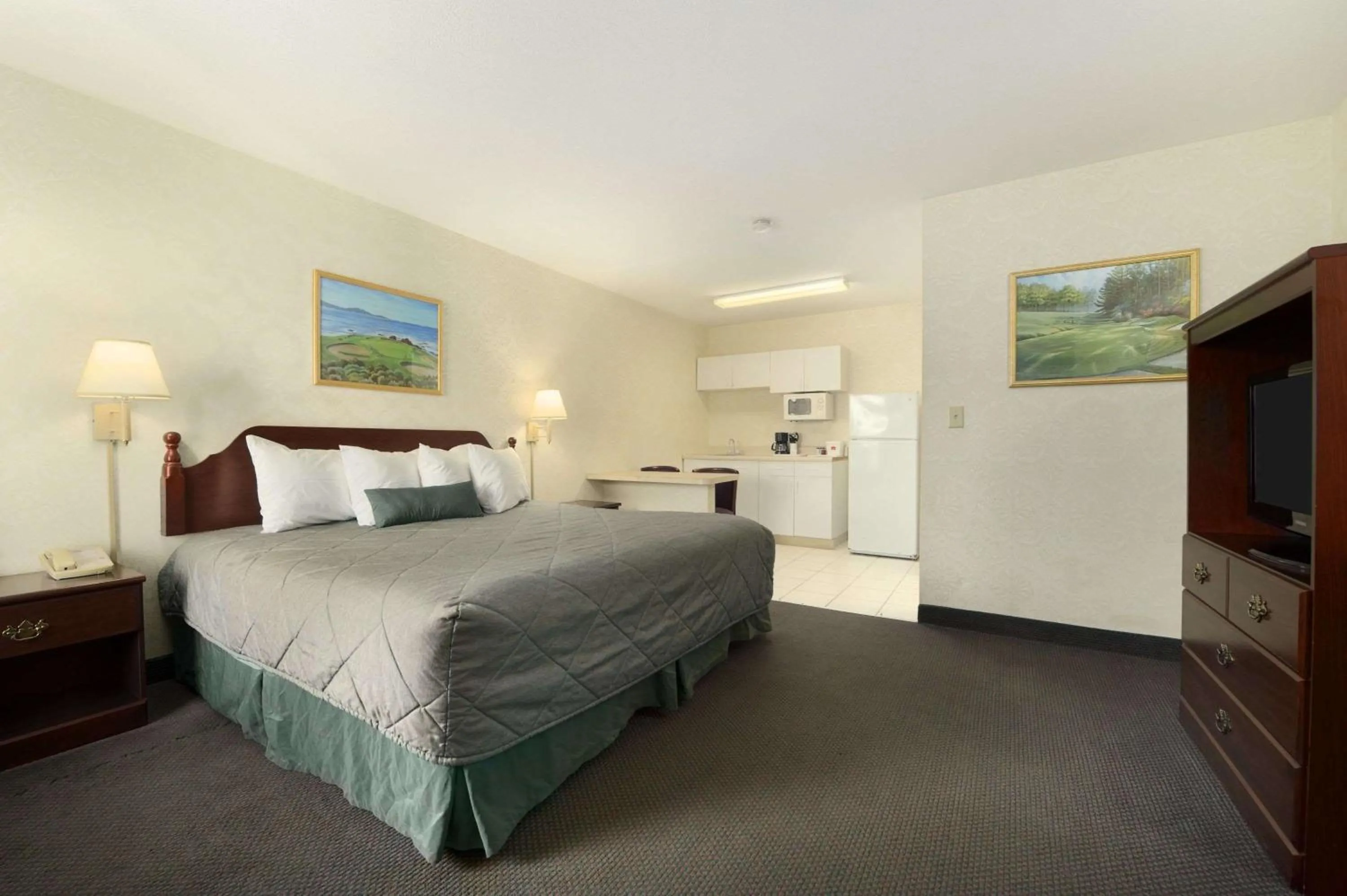 Days Inn by Wyndham Augusta Fort Eisenhower